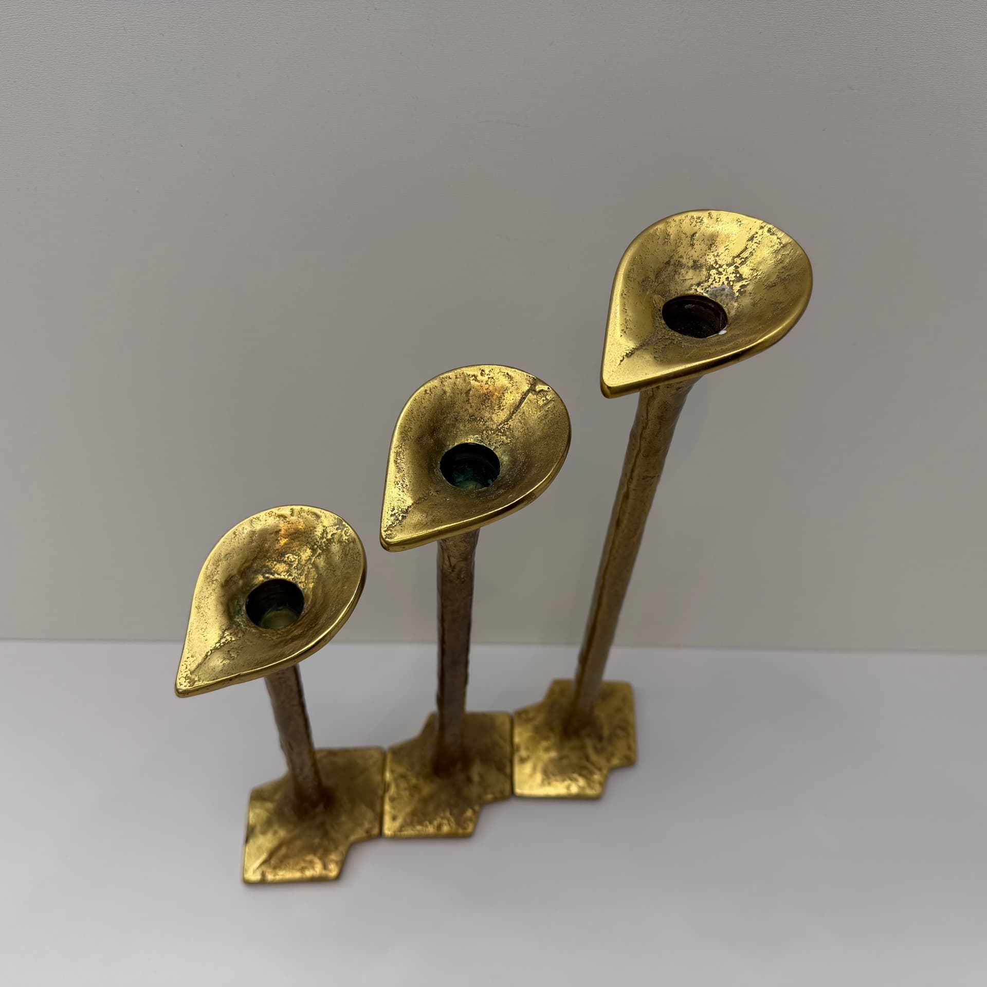 Komplet świeczników brutalistycznych, mosiądz złoty, Niemcy, lata 60. - 289646