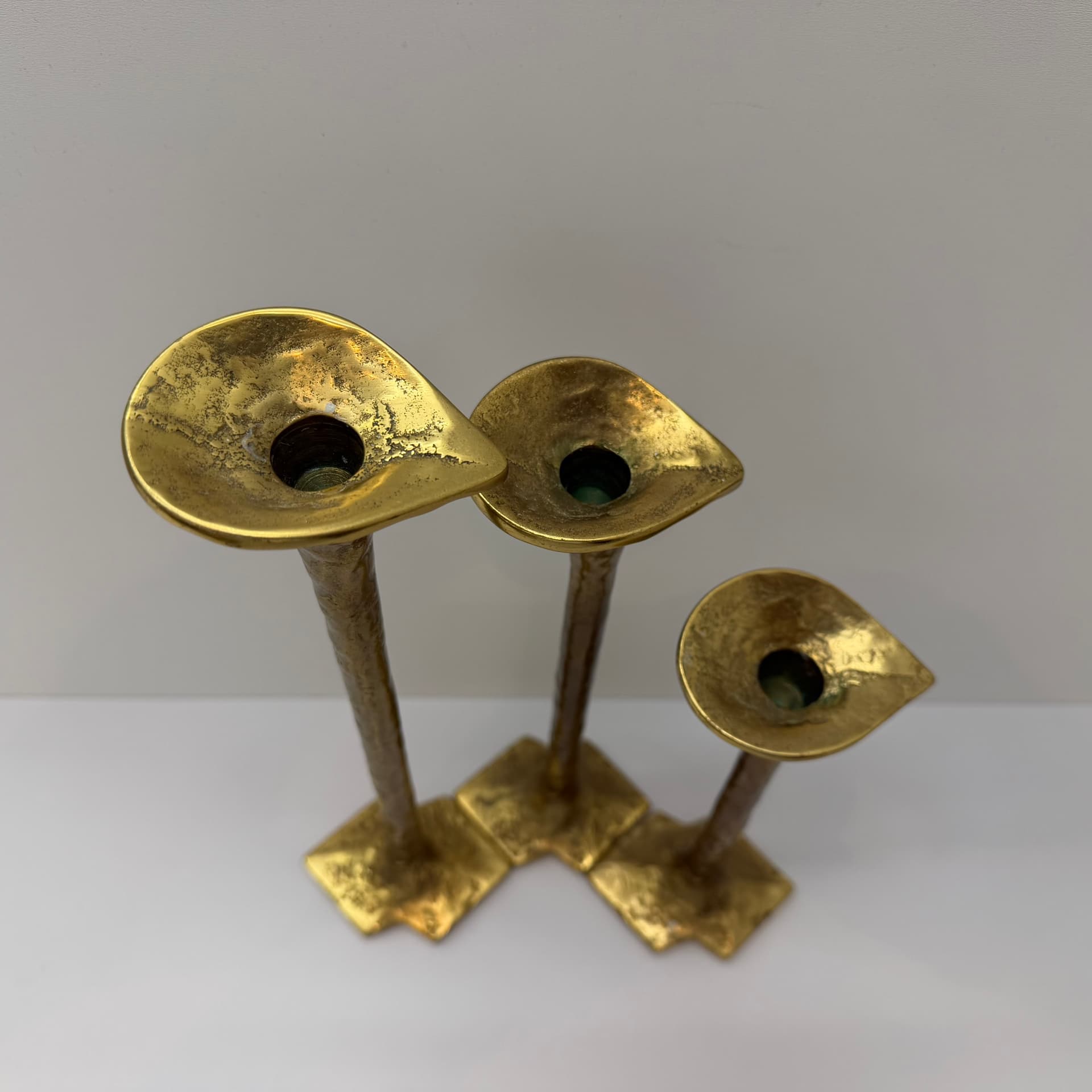 Komplet świeczników brutalistycznych, mosiądz złoty, Niemcy, lata 60. - 289647