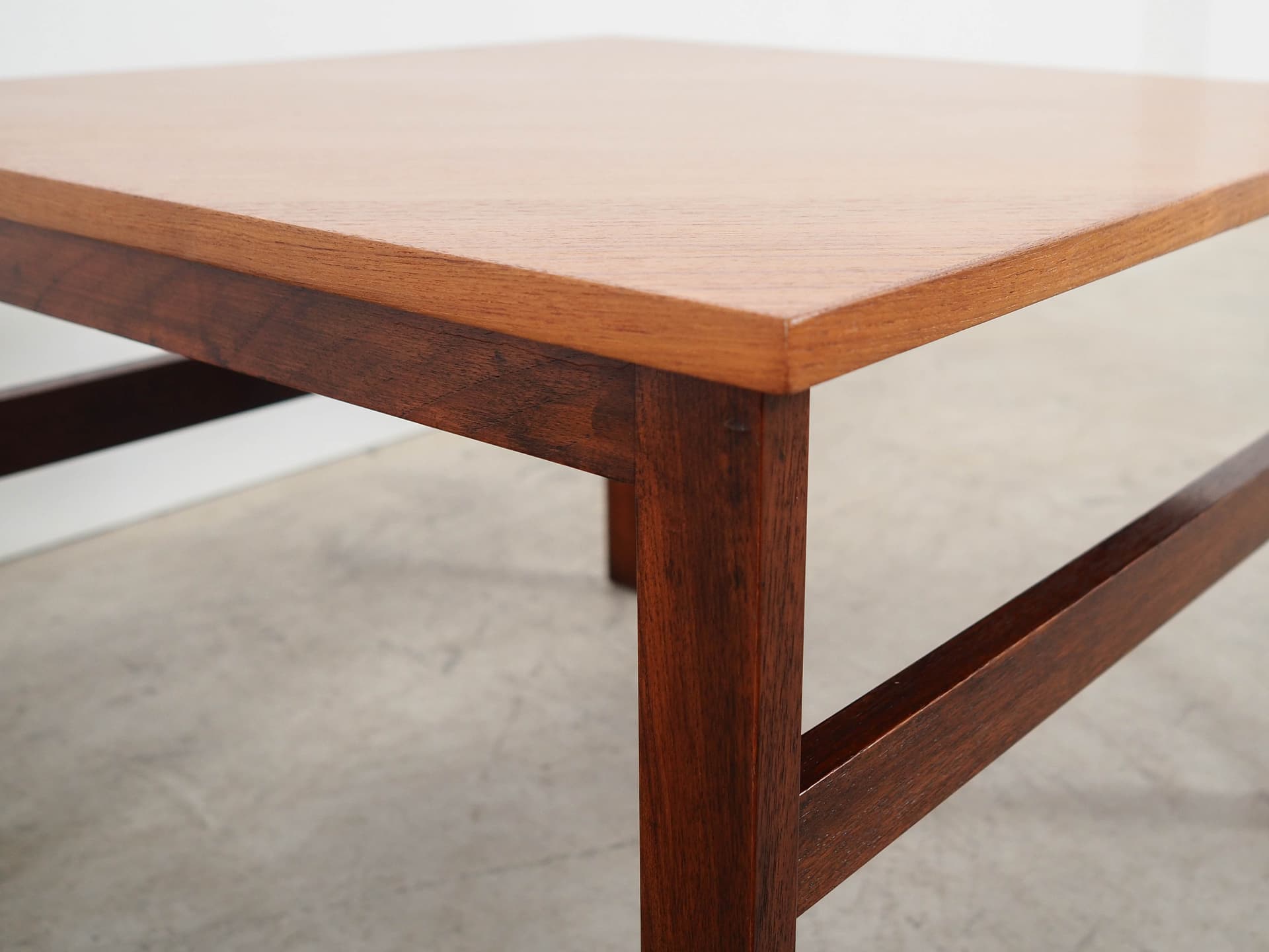 Coffee Table, brown mahogany, Denmark, 1970s. - 289825