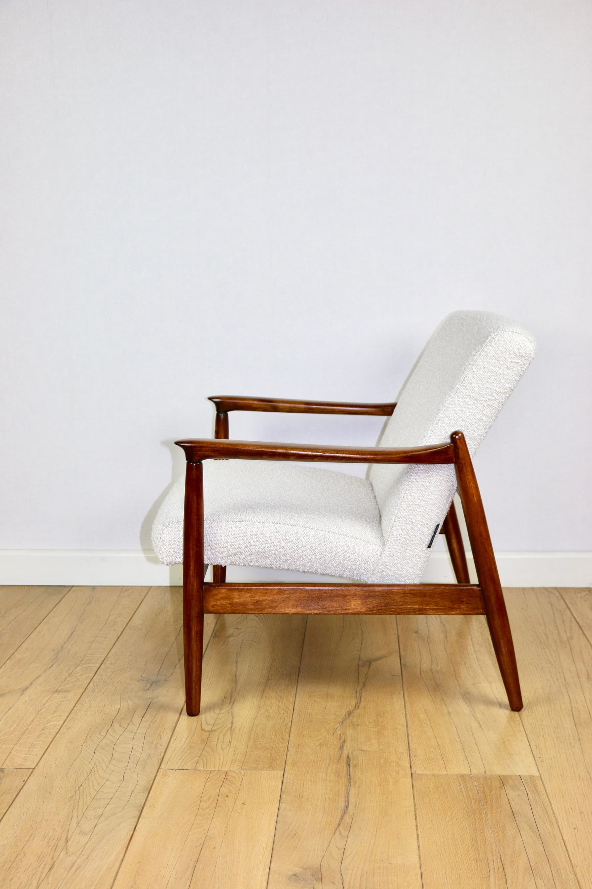 Fotel GFM-64, boucle ivory, proj. E. Homa, Polska, lata 70. - 289913