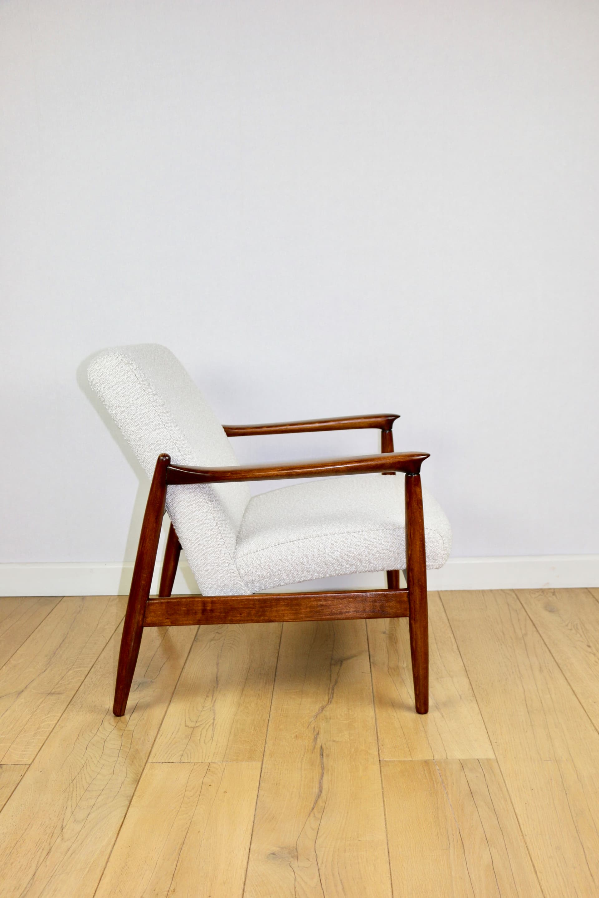 Fotel GFM-64, boucle ivory, proj. E. Homa, Polska, lata 70. - 289910