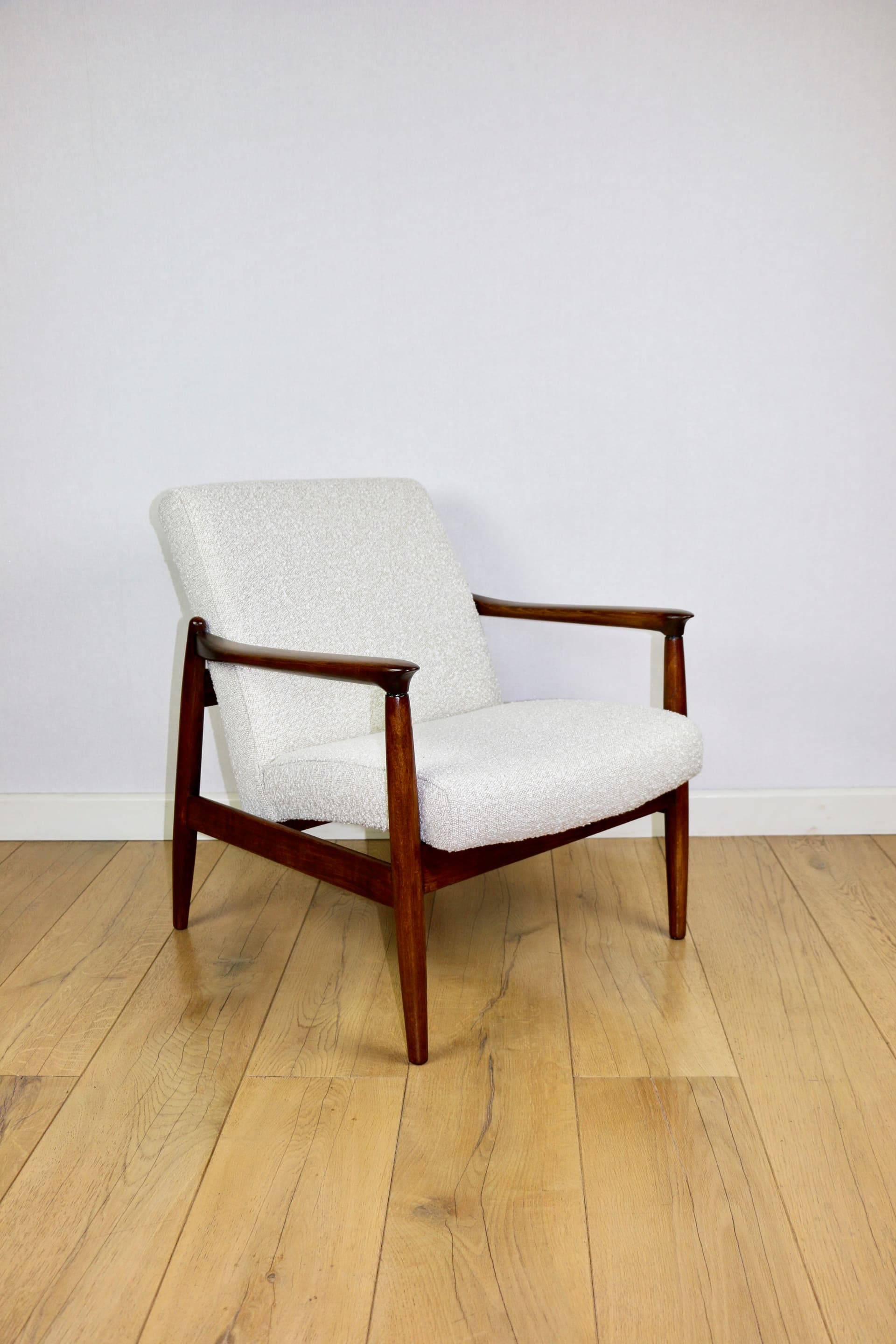 Fotel GFM-64, boucle ivory, proj. E. Homa, Polska, lata 70. - 289917