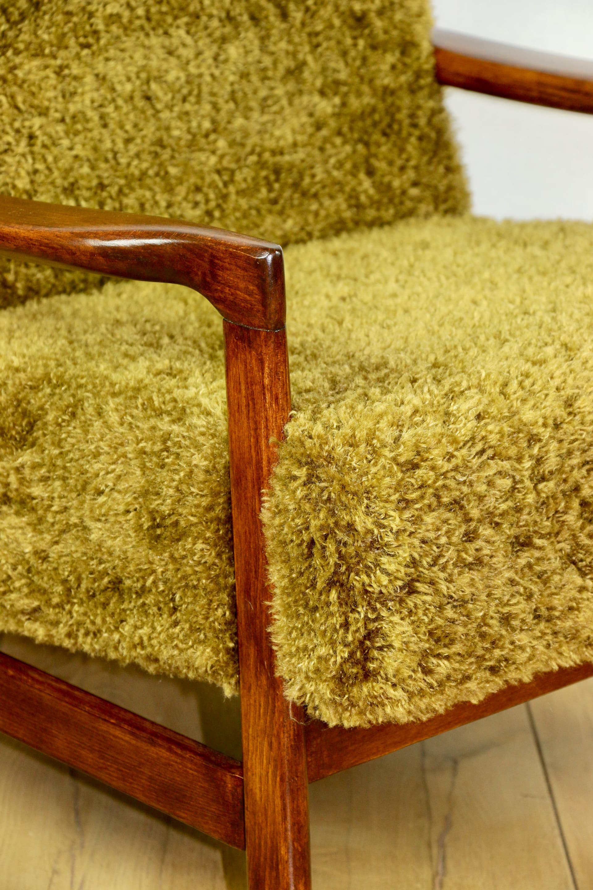 Fotel, brązowy, drewno, tkanina syntetyczna, proj. Z. Bączyk, lata 70. - 289967