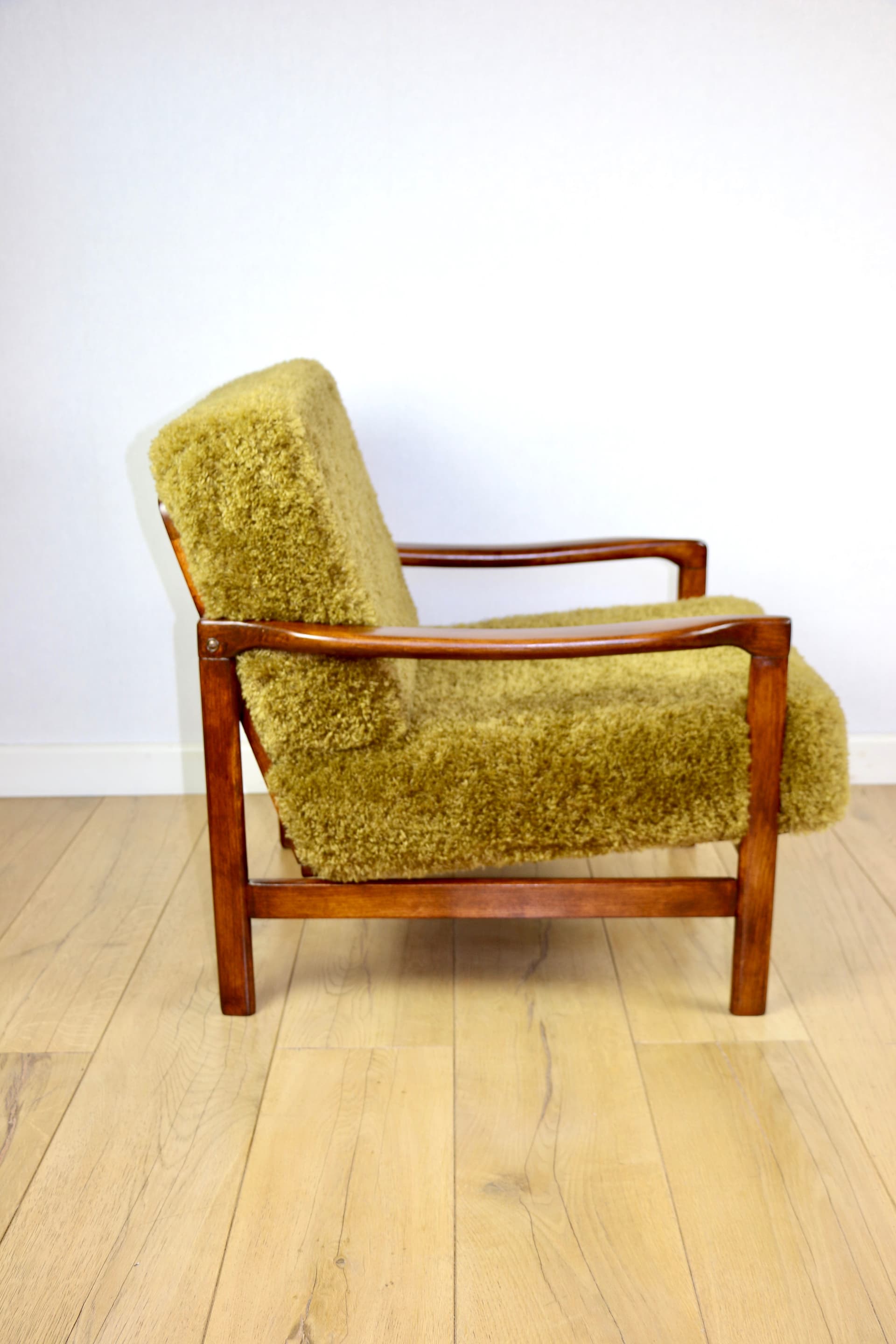 Fotel, brązowy, drewno, tkanina syntetyczna, proj. Z. Bączyk, lata 70. - 289956