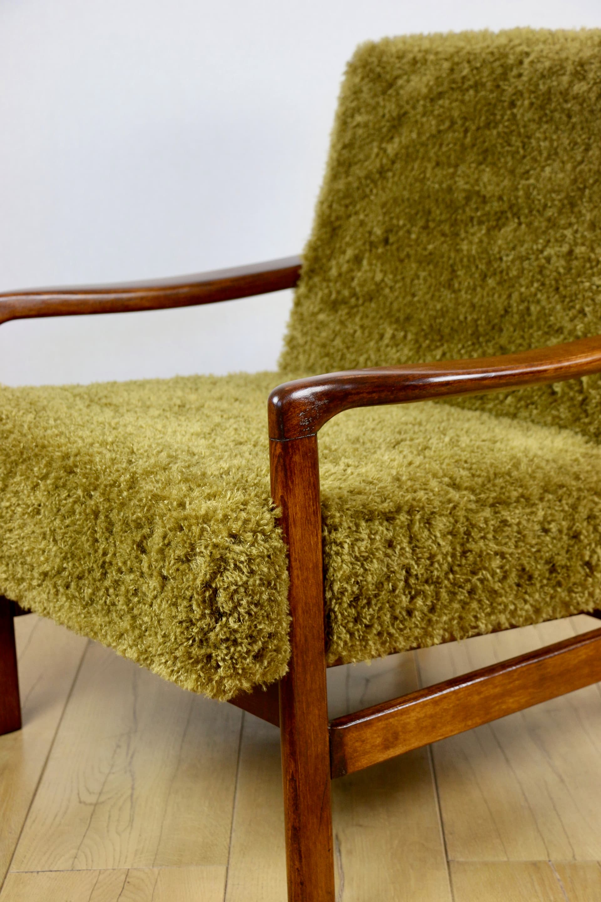 Fotel, brązowy, drewno, tkanina syntetyczna, proj. Z. Bączyk, lata 70. - 289964