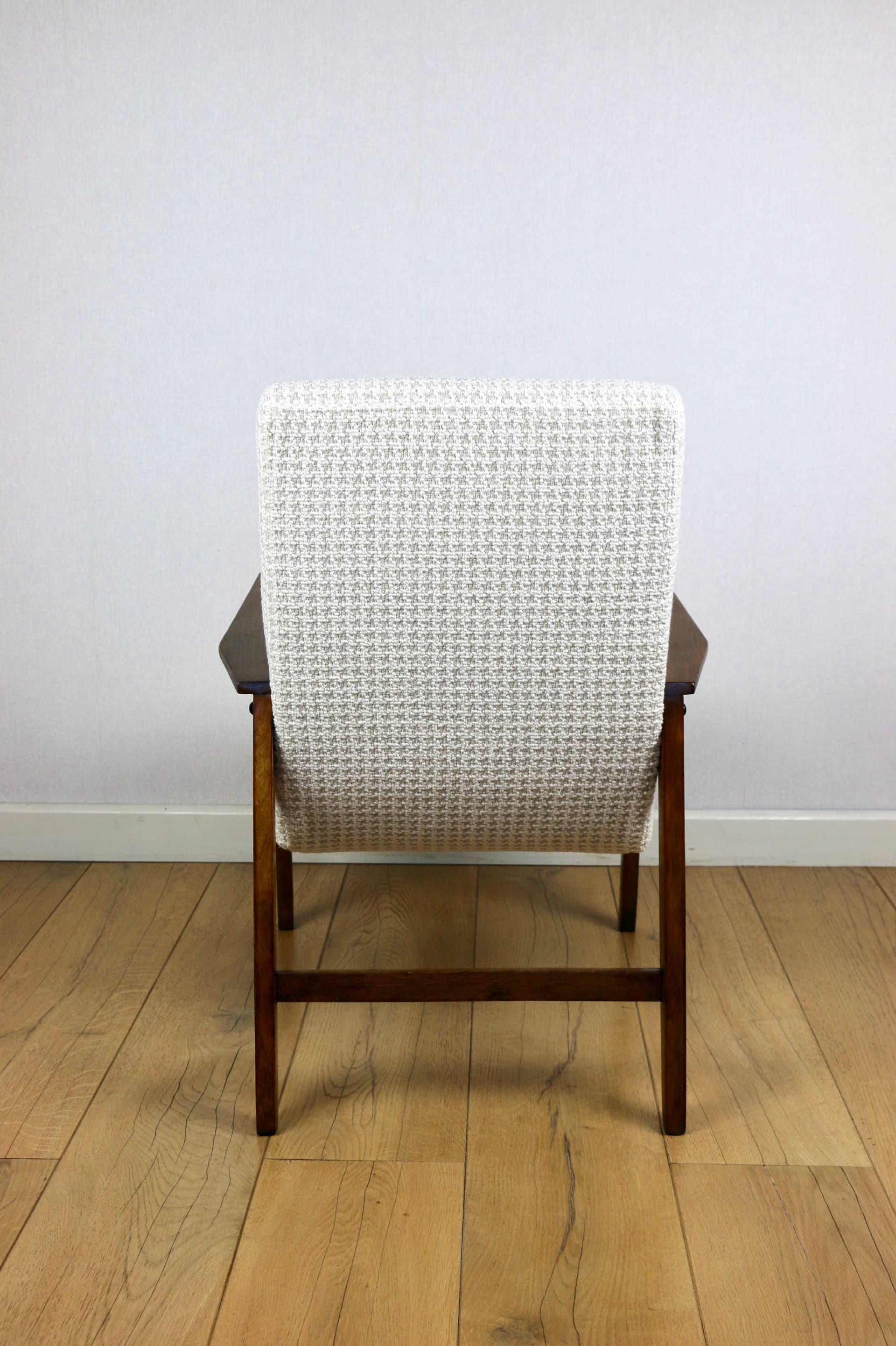 Fotel, mid-century modern, beżowy, tkanina naturalna, buk, Polska, lata 70. - 289981