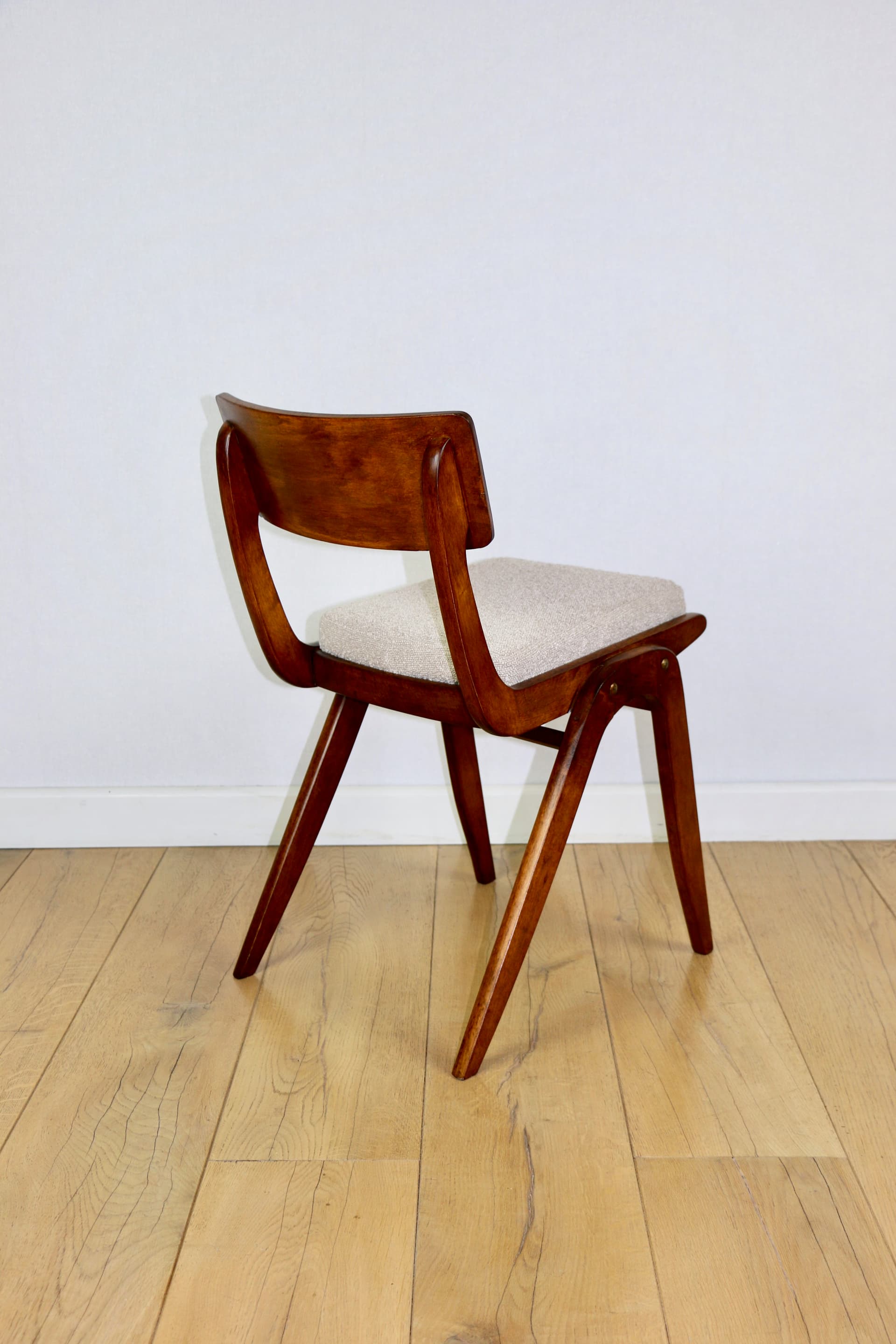 Krzesło Skoczek, boucle beżowy, buk, Polska, lata 70. - 289994