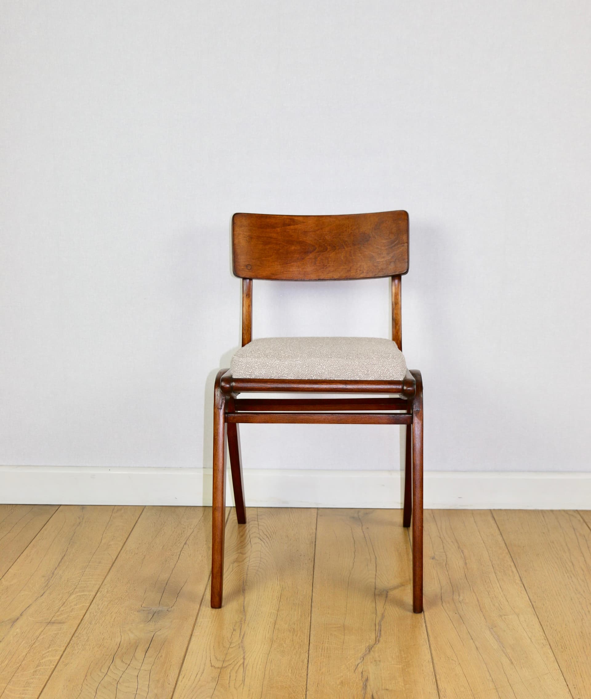 Krzesło Skoczek, boucle beżowy, buk, Polska, lata 70. - 289988