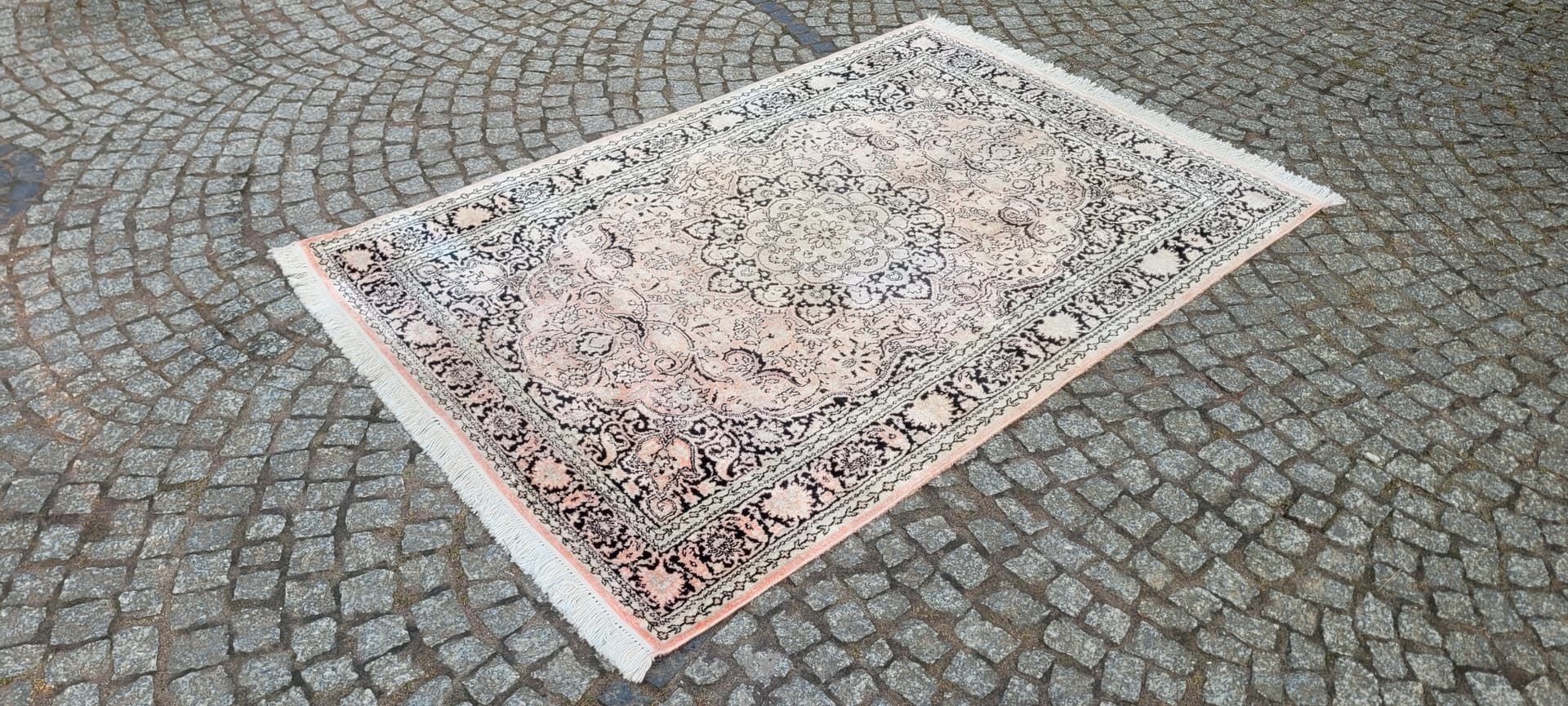 Dywan Indo Ghom 128x200 cm, różowy, jedwab bawełna, Indie, lata 80. - 290054