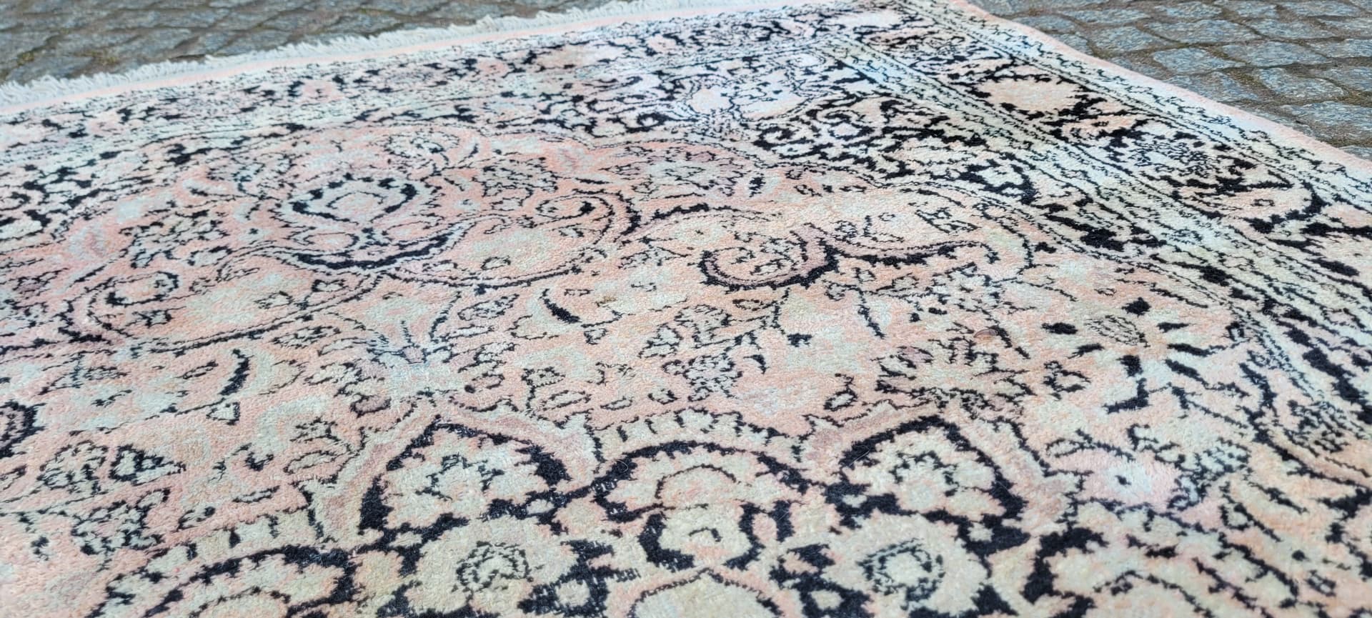 Dywan Indo Ghom 128x200 cm, różowy, jedwab bawełna, Indie, lata 80. - 290042