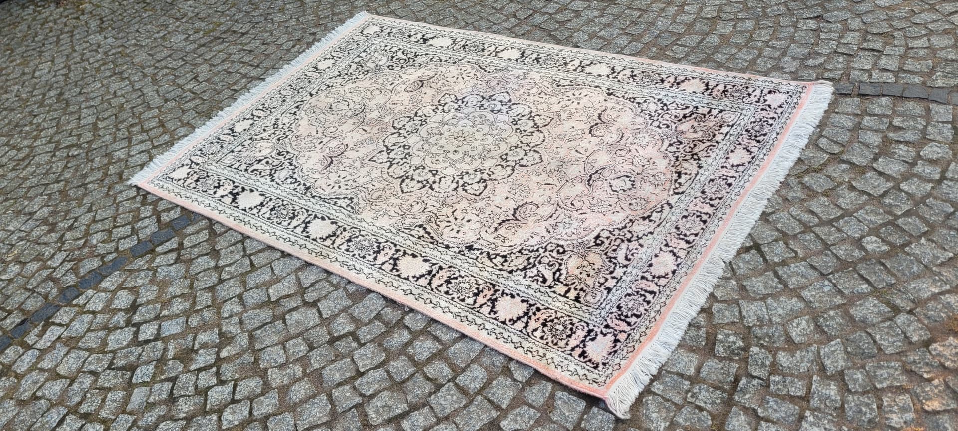 Dywan Indo Ghom 128x200 cm, różowy, jedwab bawełna, Indie, lata 80. - 290052