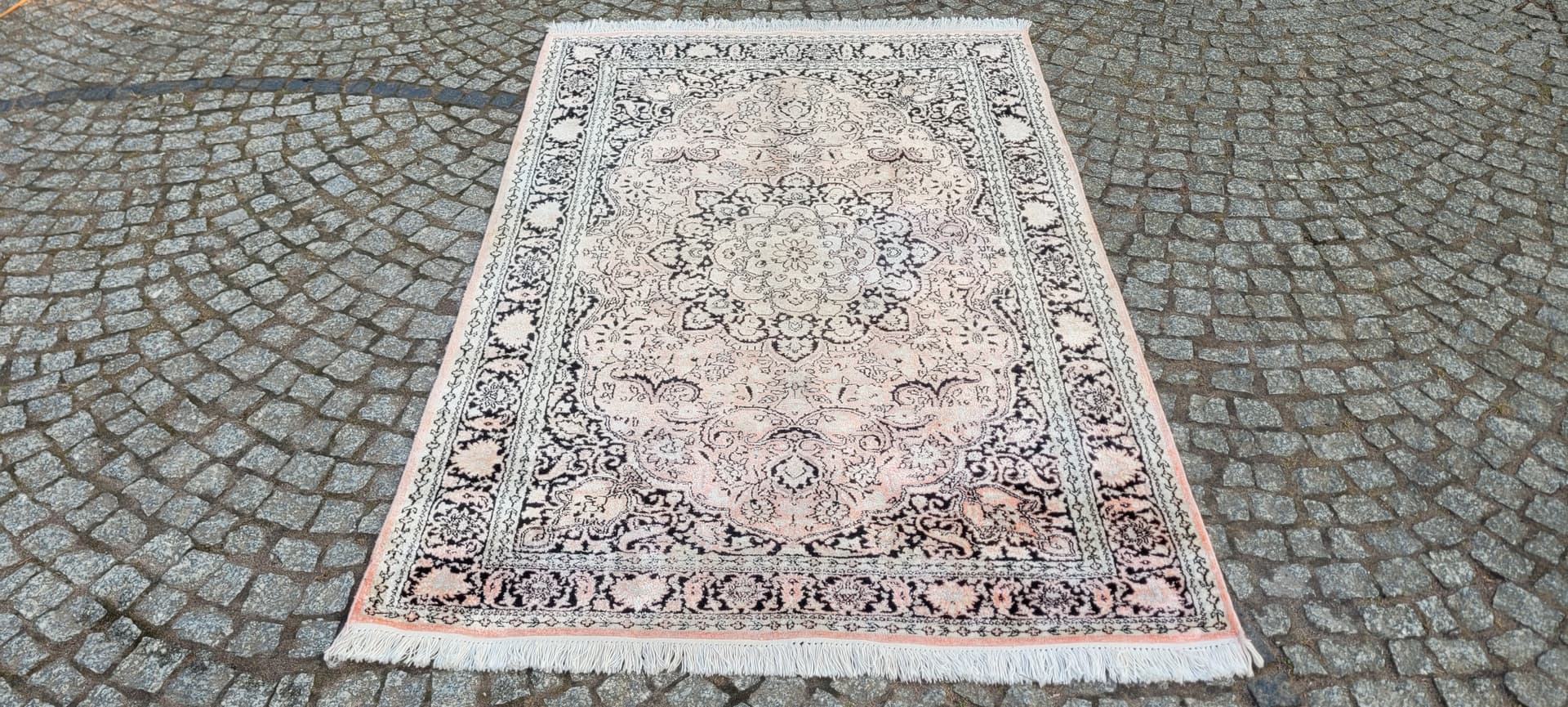 Dywan Indo Ghom 128x200 cm, różowy, jedwab bawełna, Indie, lata 80. - 290056