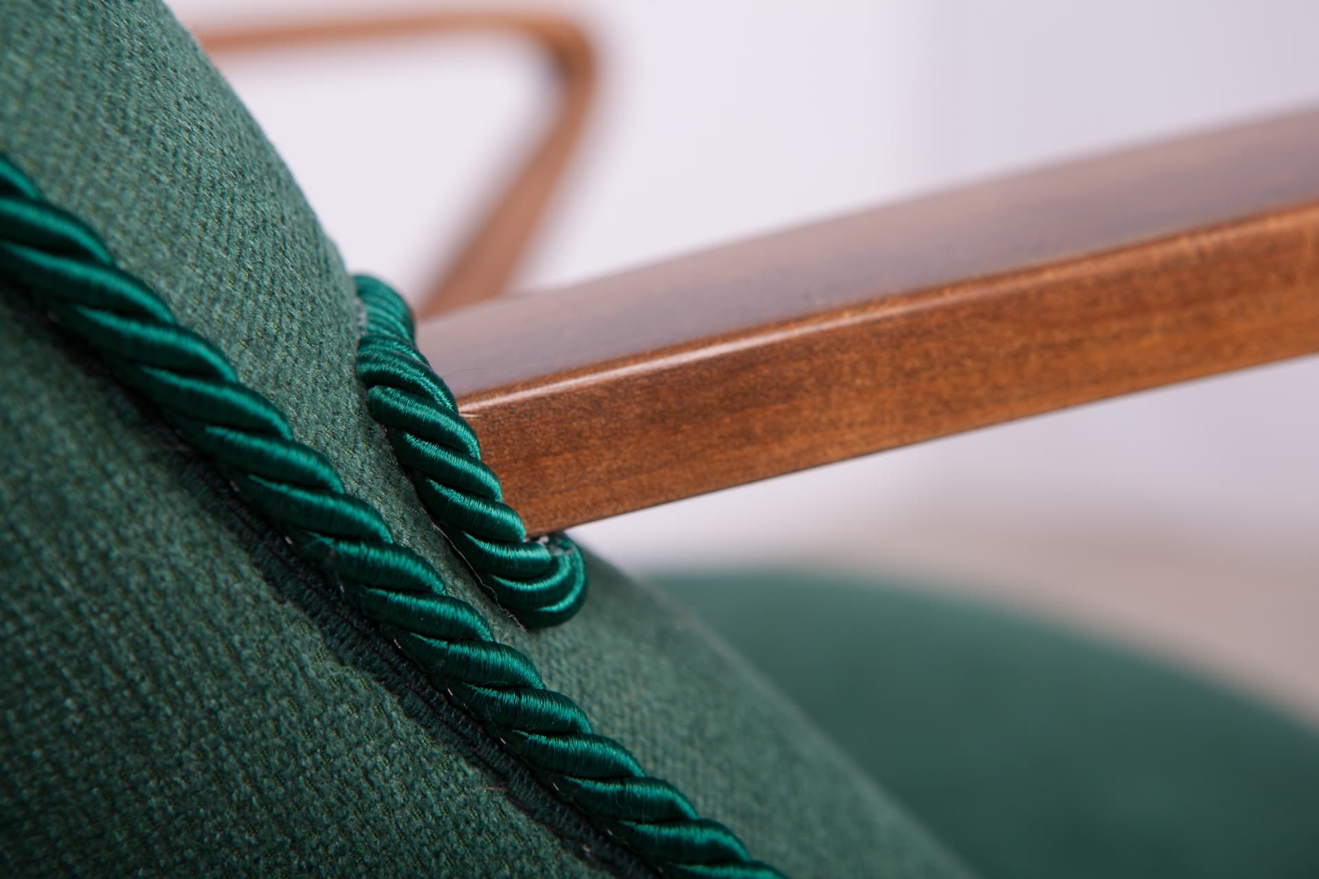 Fotel 345, zielony, tkanina, drewno, proj. J. Jędrachowicz, K. Racinowski, Poznańskie Fabryki Mebli, Polska, lata 50. - 290372