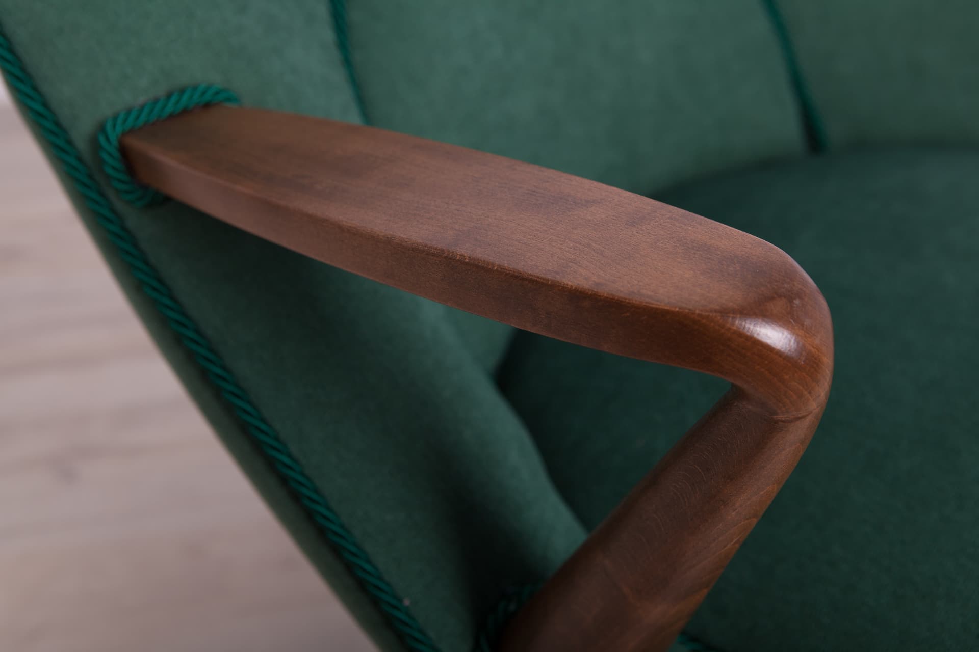 Fotel 345, zielony, tkanina, drewno, proj. J. Jędrachowicz, K. Racinowski, Poznańskie Fabryki Mebli, Polska, lata 50. - 290371