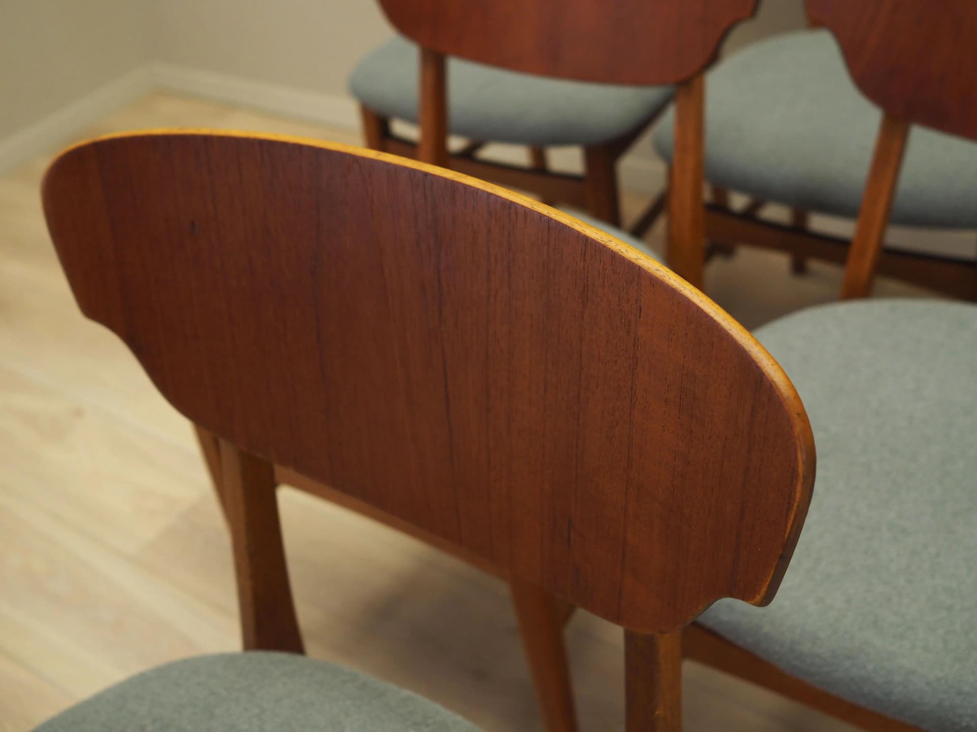 Komplet sześciu krzeseł, teak, szary, Dania, lata 70. - 21421