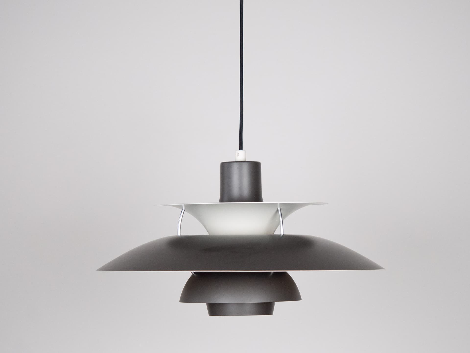 Lampa wisząca PH 5, aluminium szary, proj. P. Henningsen, Louis Poulsen, Dania, lata 60. - 290855