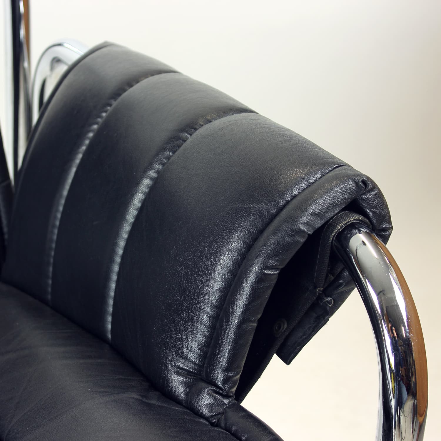 Fotel lounge T 2403, leatherette czarny, chrom, proj. V. Chlebo, Kodreta, Czechosłowacja, lata 80. - 290947