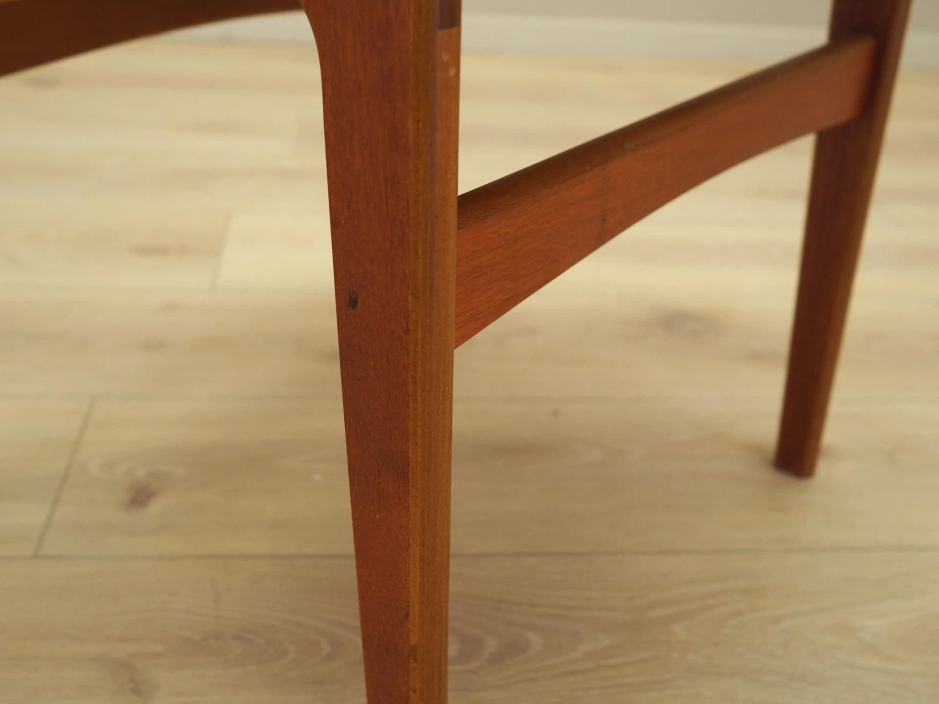 Krzesło, teak brązowy, ekoskóra czarna, Dania, lata 70. - 21395