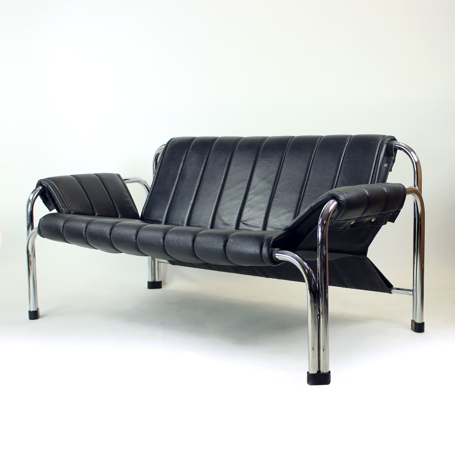 Sofa dwuosobowa T 2403, czarna, proj. V. Chlebo, Kodreta Myjava, Czechosłowacja, lata 80. - 290955