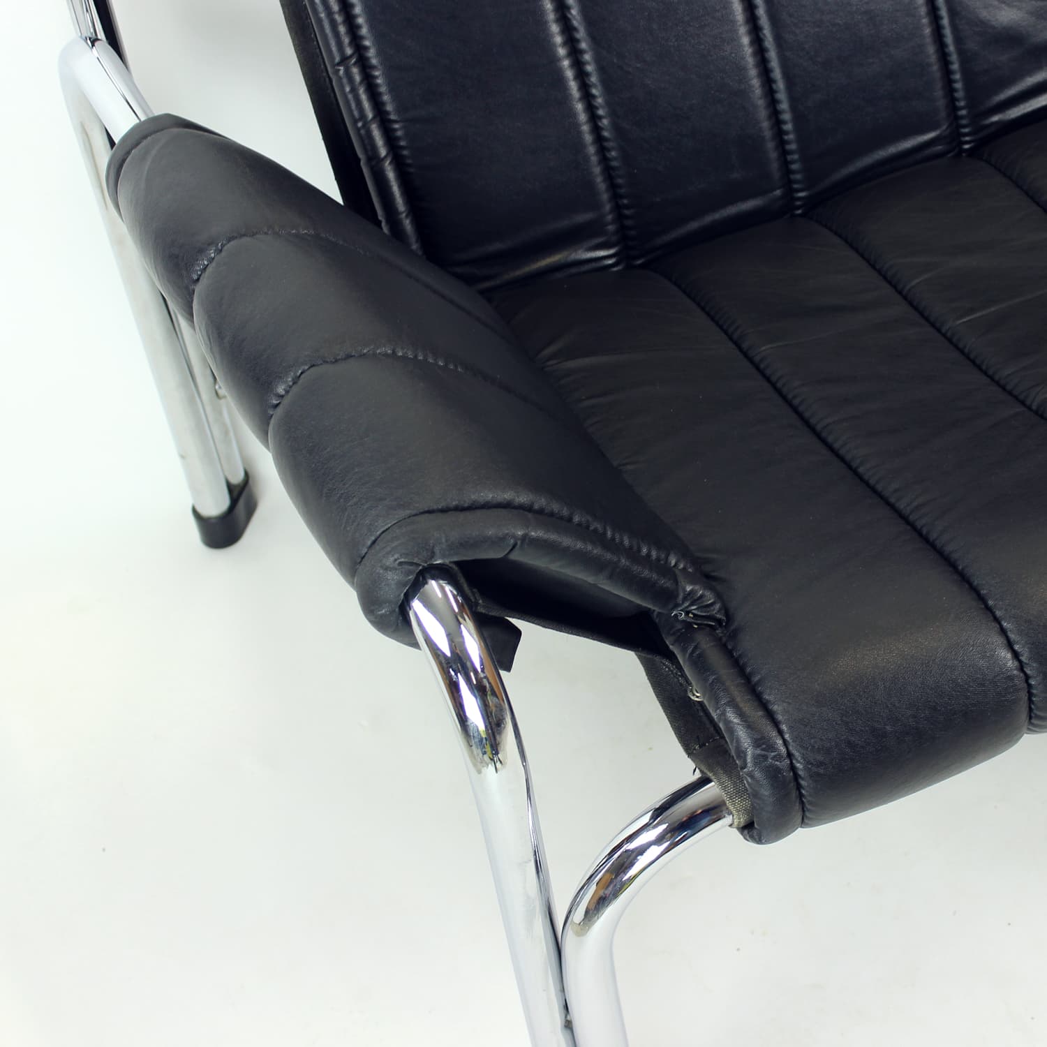 Sofa dwuosobowa T 2403, czarna, proj. V. Chlebo, Kodreta Myjava, Czechosłowacja, lata 80. - 290960