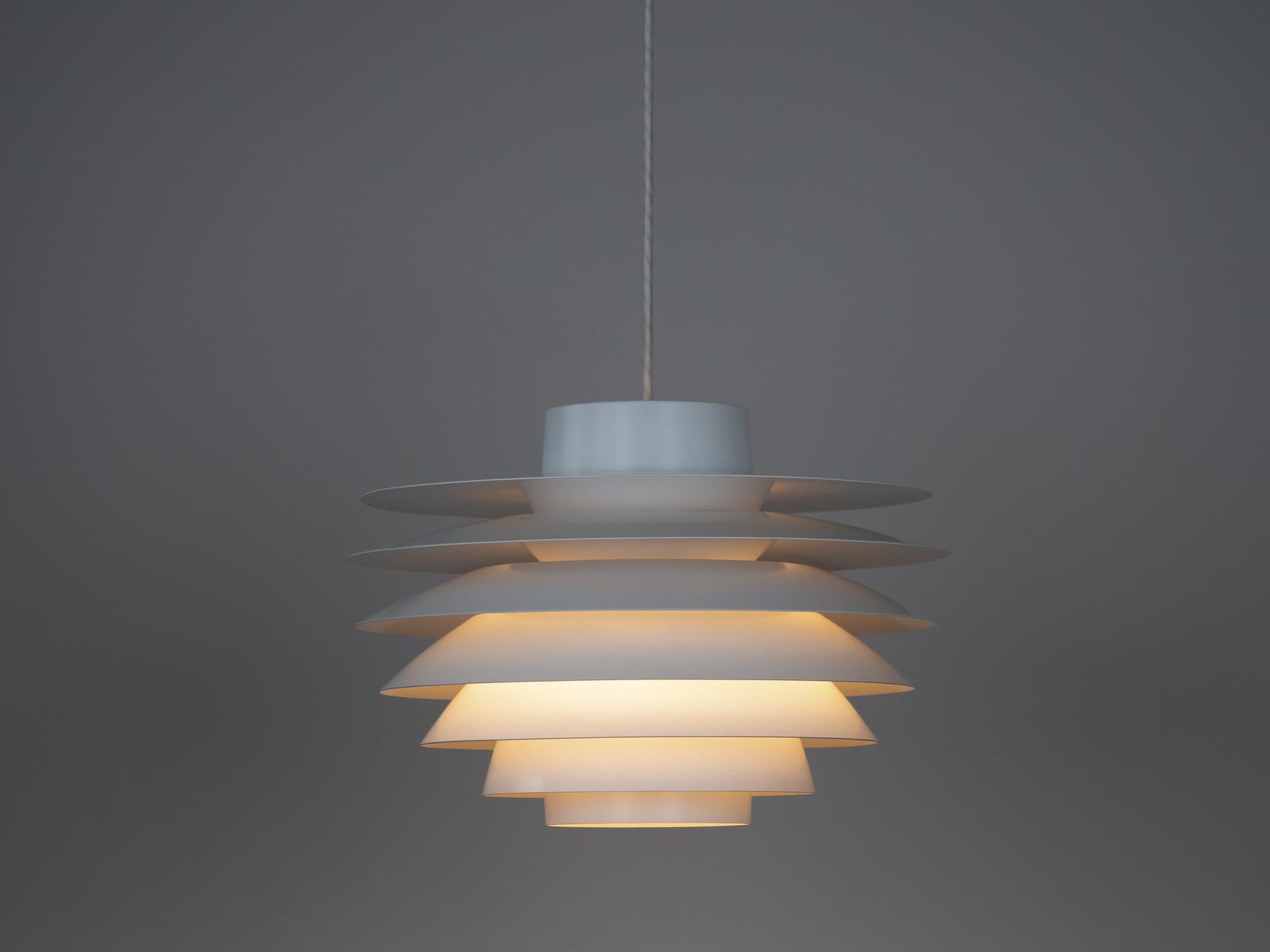 Lampa wisząca Verona, biały, aluminium, proj. S. Middelboe, Lyfa, Dania, lata 60. - 291070