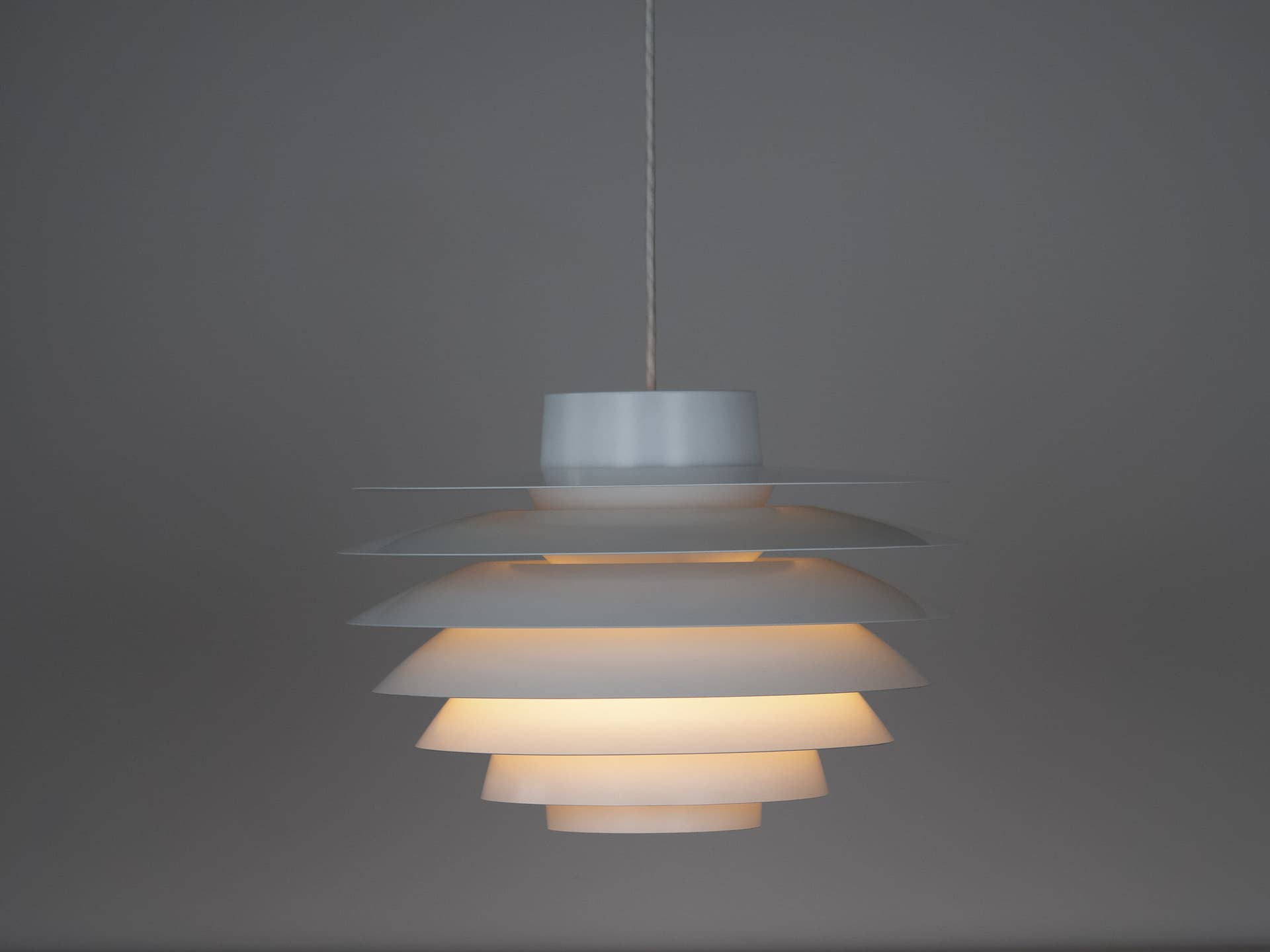 Lampa wisząca Verona, biały, aluminium, proj. S. Middelboe, Lyfa, Dania, lata 60. - 291069