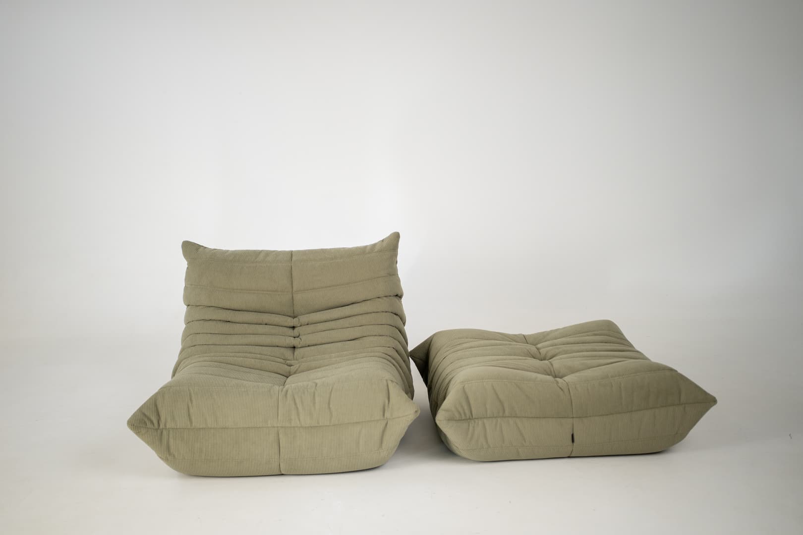 Fotel wypoczynkowy Togo z podnóżkiem, cord sage green - 291246