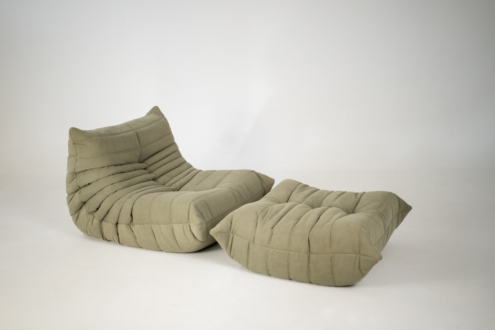 Fotel wypoczynkowy Togo z podnóżkiem, cord sage green - 291252