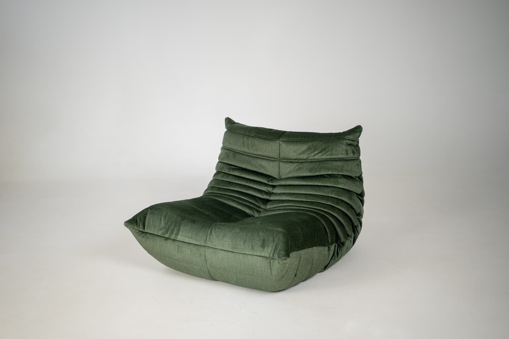 Fotel wypoczynkowy Togo z podnóżkiem, rib velvet moss green - 291321