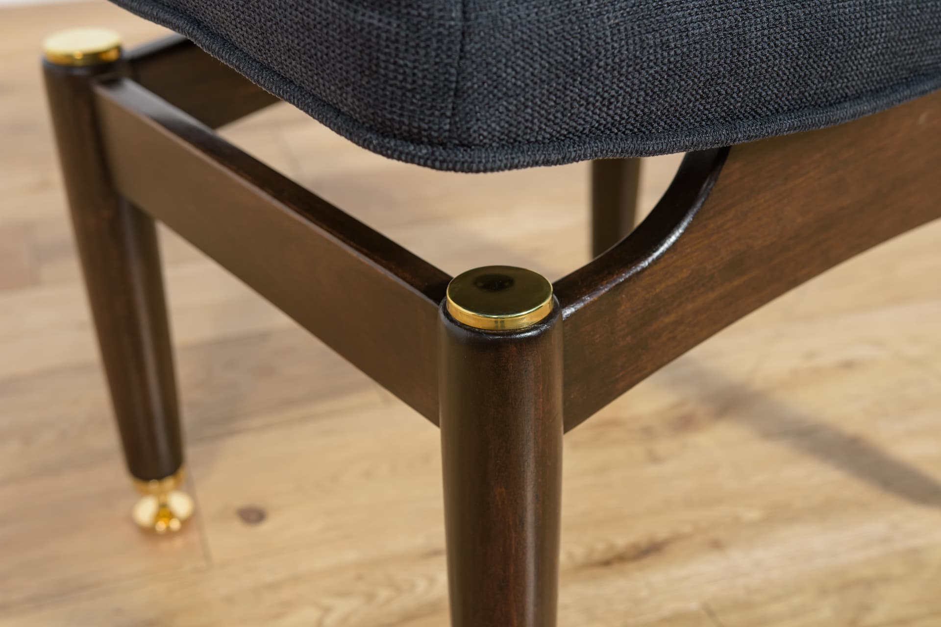 Stołek Librenza, tkanina czarna, buk palisander, G-Plan, Wielka Brytania, lata 50. - 291596