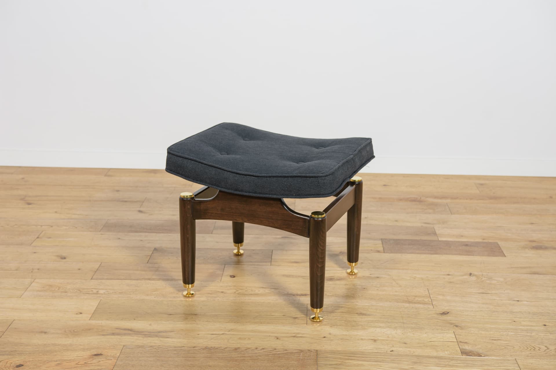 Stołek Librenza, tkanina czarna, buk palisander, G-Plan, Wielka Brytania, lata 50. - 291591