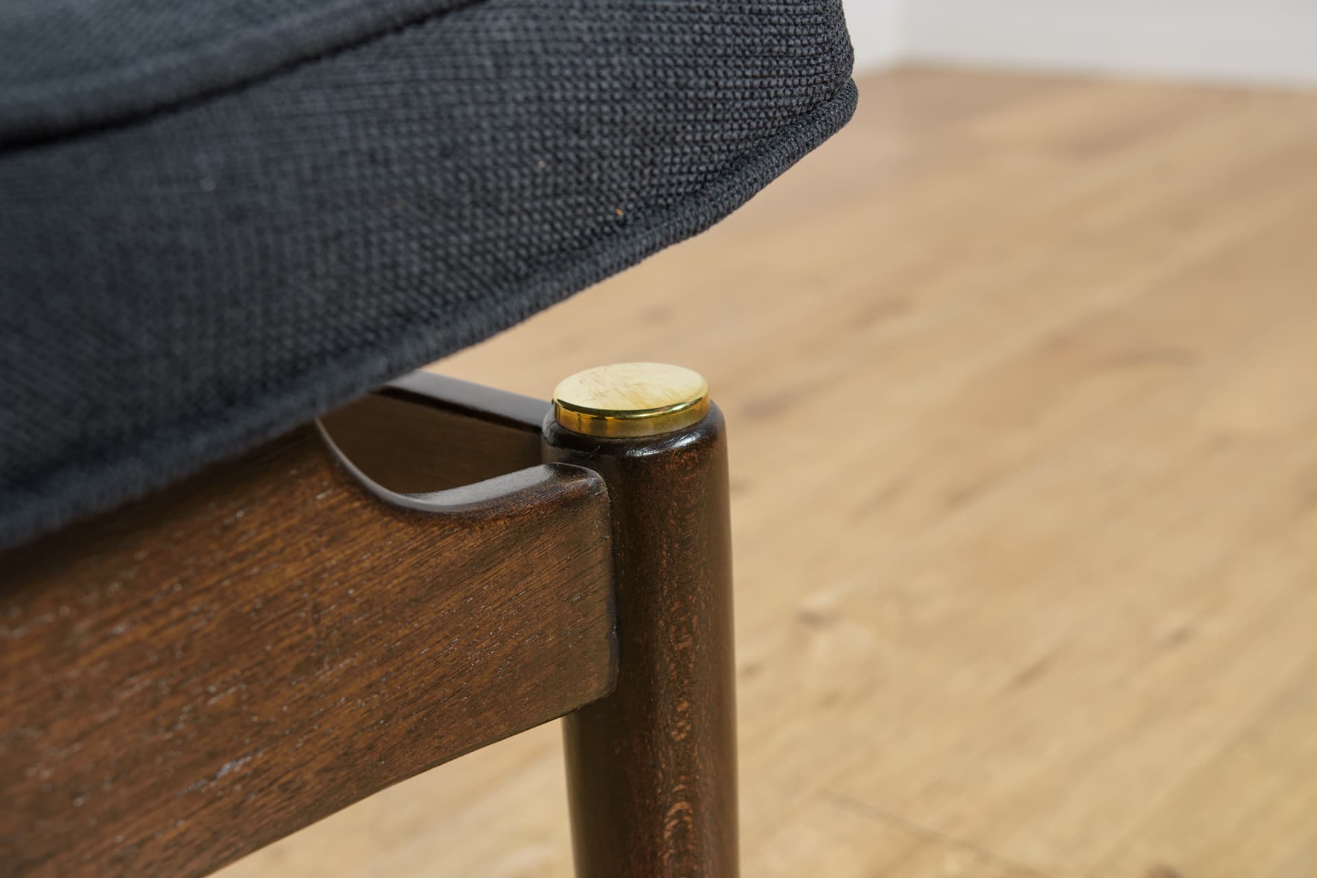 Stołek Librenza, tkanina czarna, buk palisander, G-Plan, Wielka Brytania, lata 50. - 291598