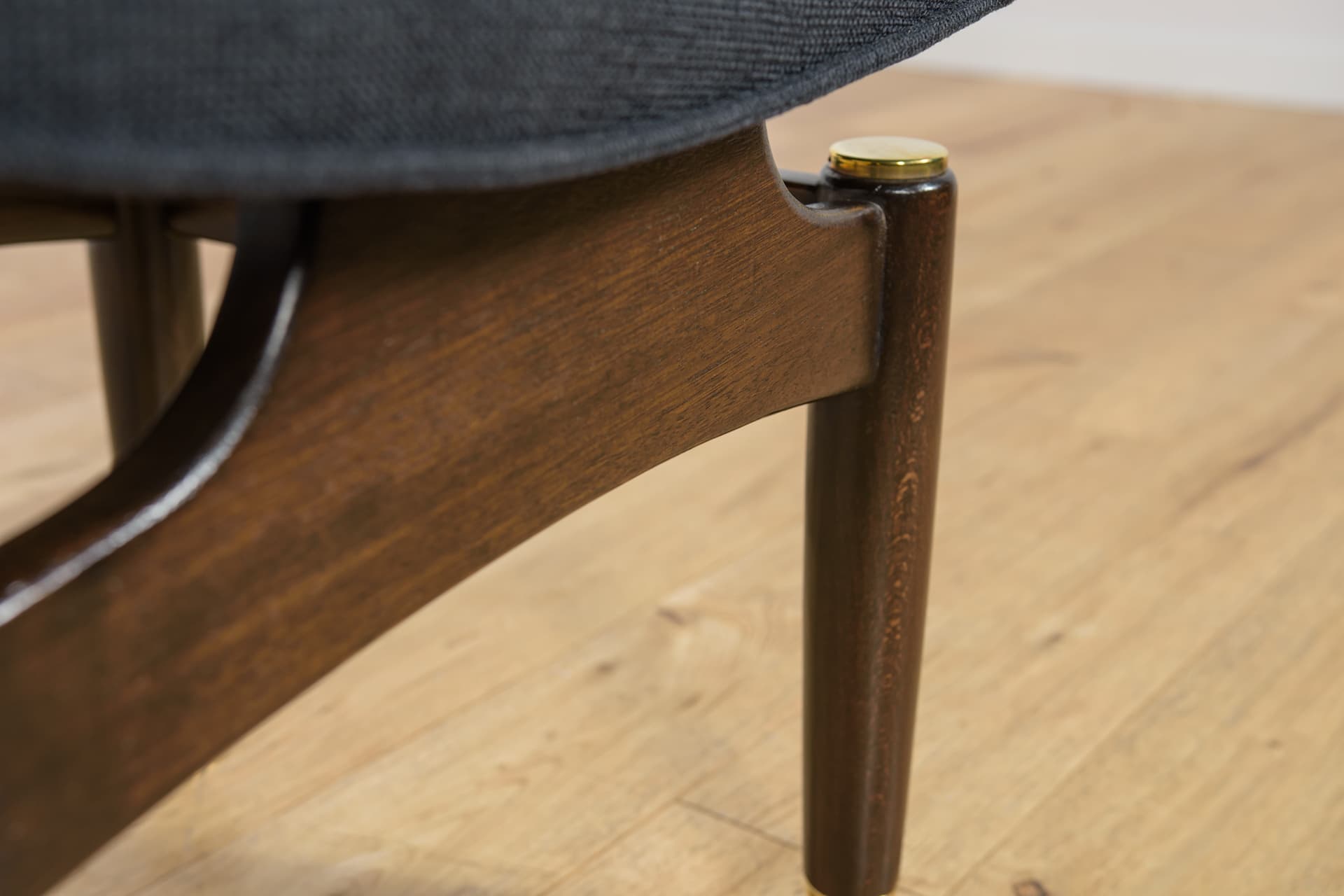 Stołek Librenza, tkanina czarna, buk palisander, G-Plan, Wielka Brytania, lata 50. - 291599