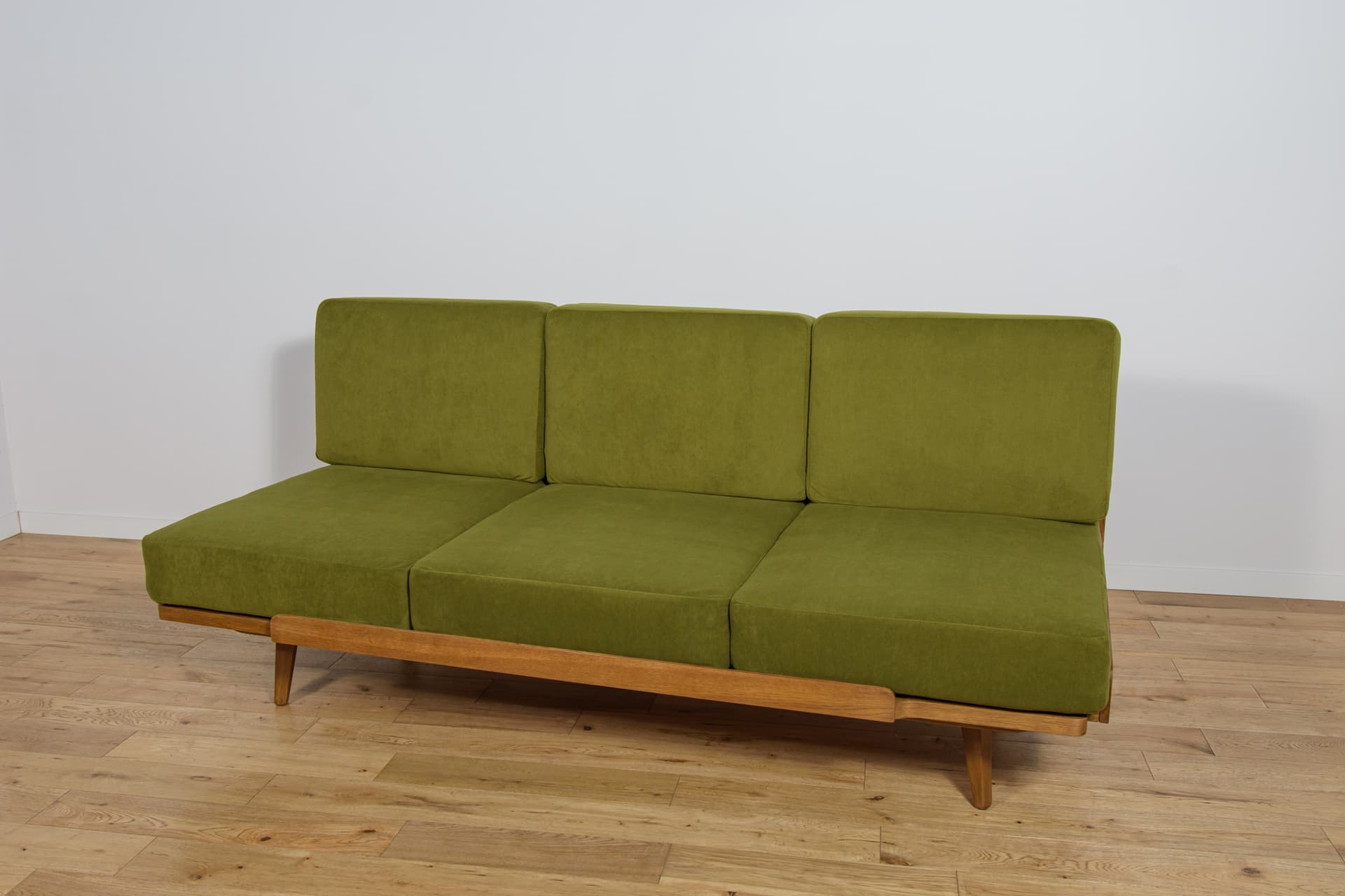 Sofa, zieleń, fornir dąb średni, Jitona, Czechosłowacja, lata 60. - 291671