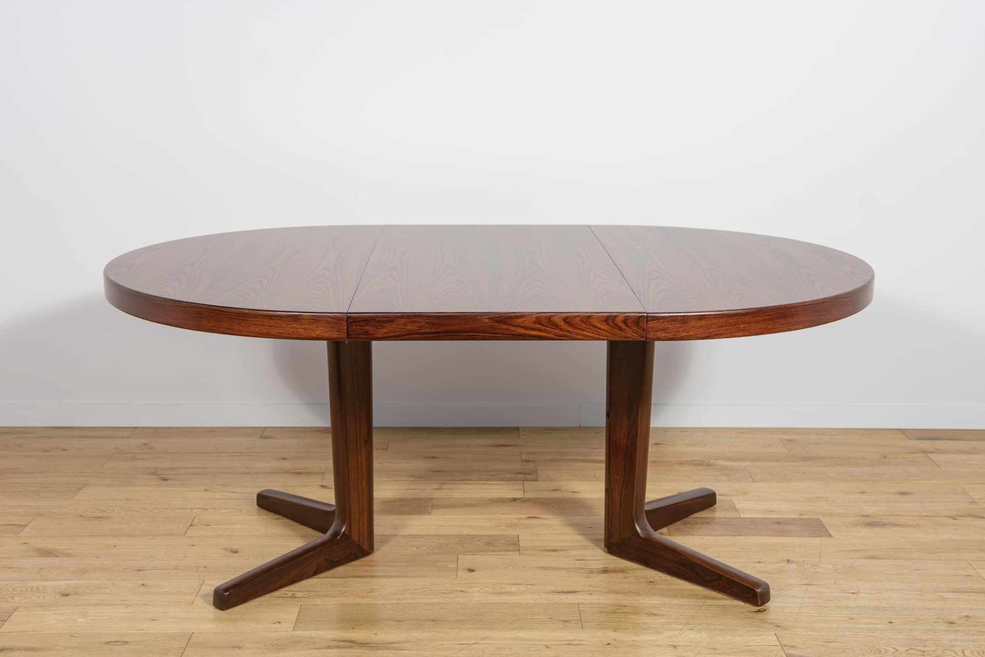 Dining Table, round extendable, brown rosewood, Denmark, 1960s. - 291691