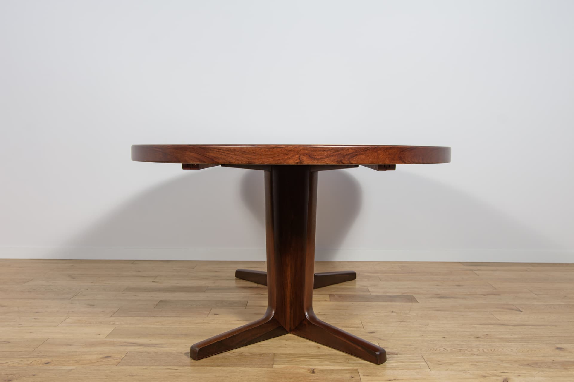 Dining Table, round extendable, brown rosewood, Denmark, 1960s. - 291696