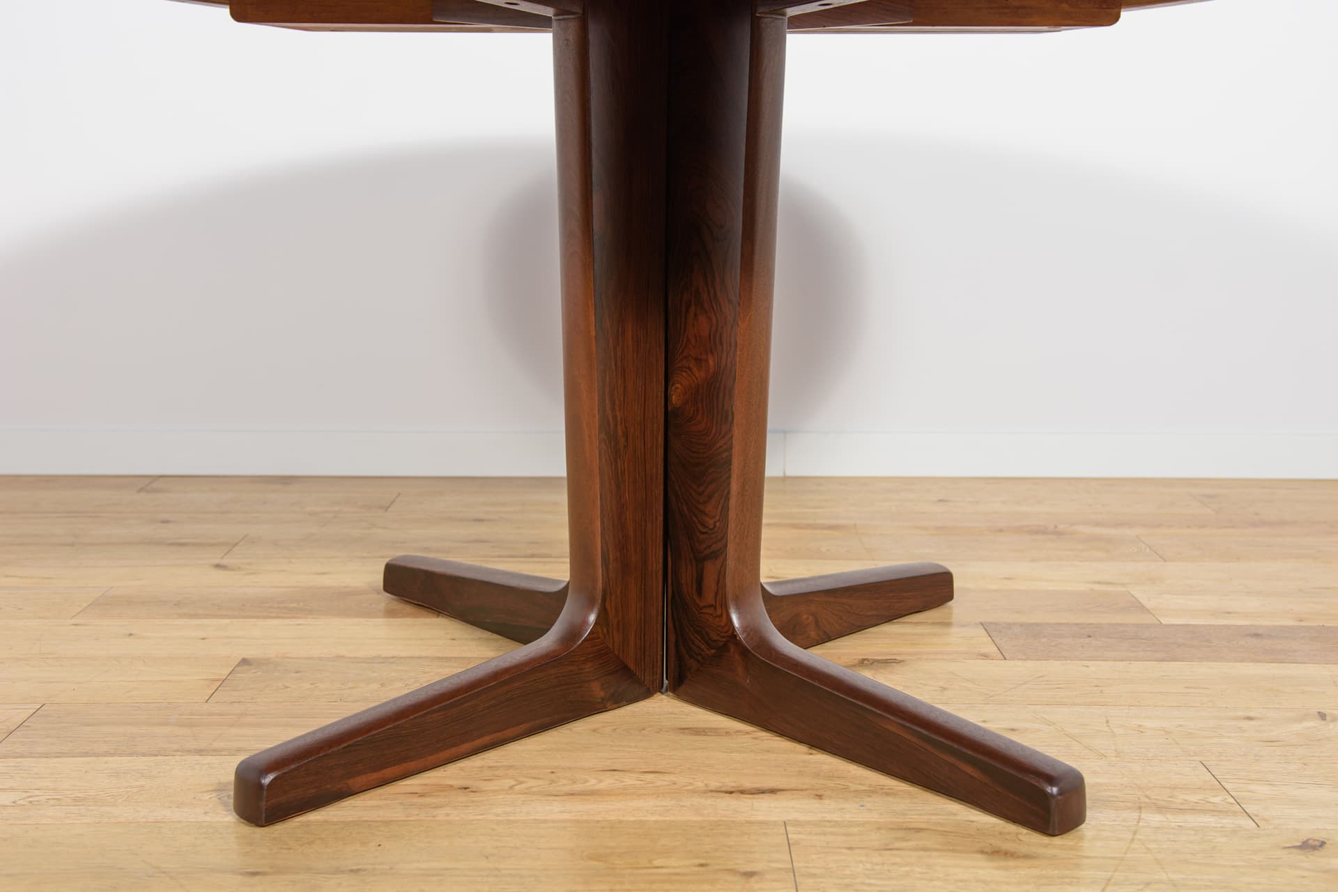 Dining Table, round extendable, brown rosewood, Denmark, 1960s. - 291699