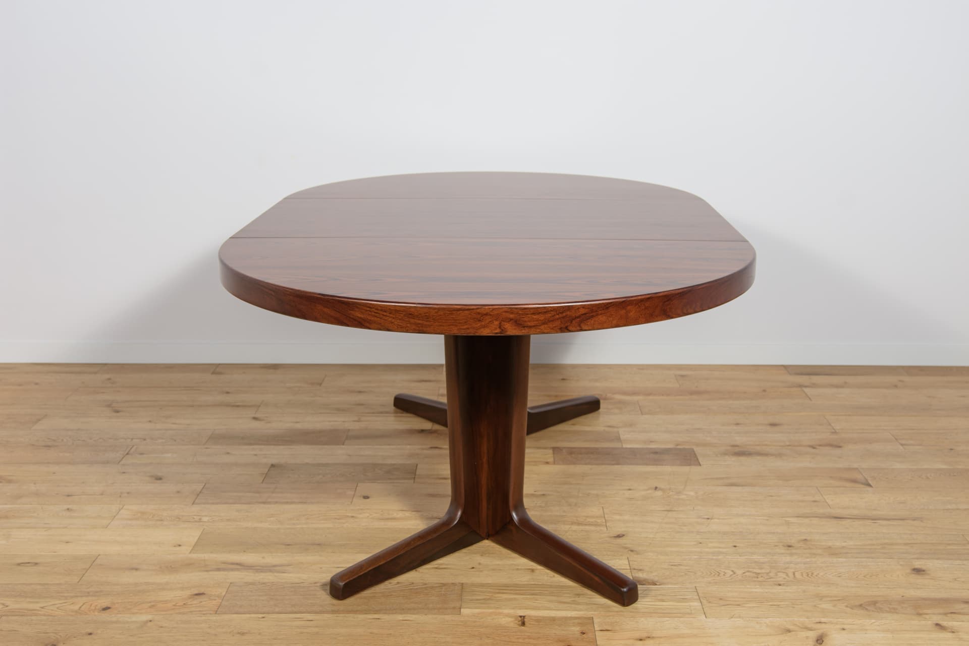 Dining Table, round extendable, brown rosewood, Denmark, 1960s. - 291695