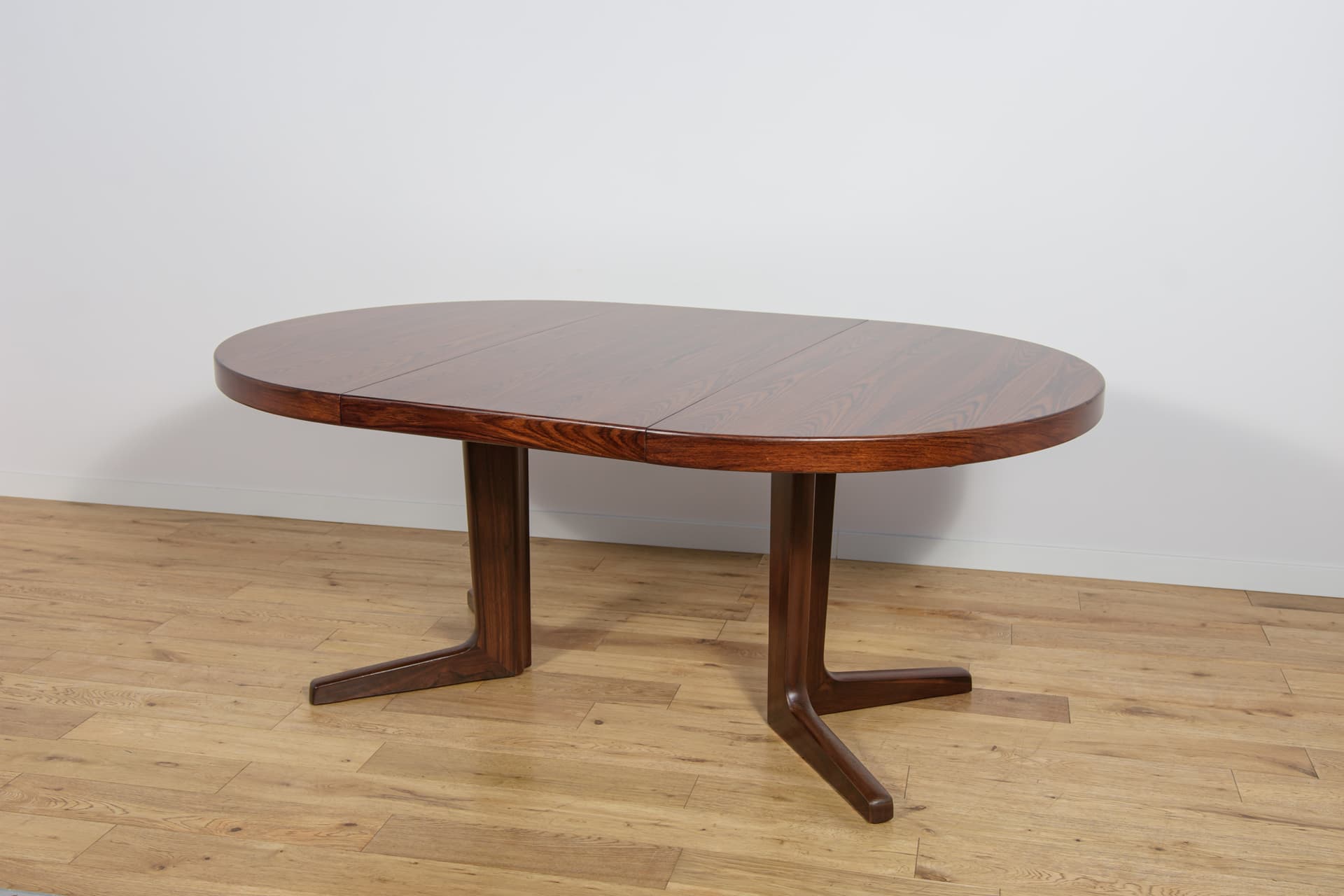Dining Table, round extendable, brown rosewood, Denmark, 1960s. - 291693