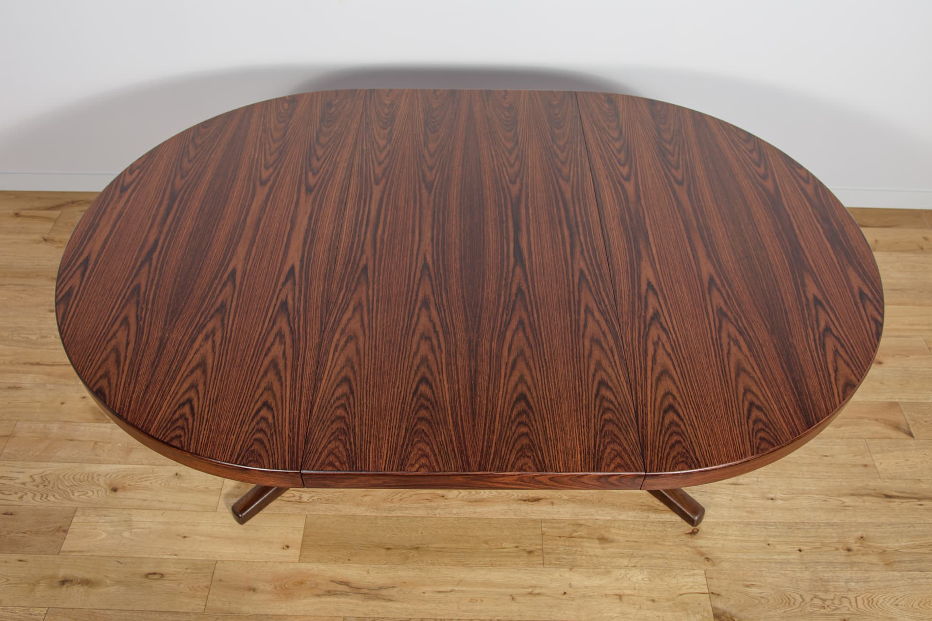 Dining Table, round extendable, brown rosewood, Denmark, 1960s. - 291692