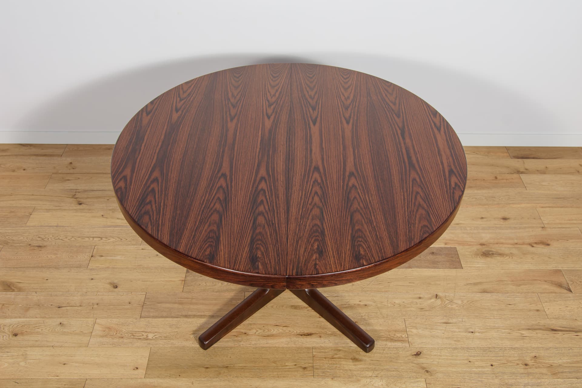 Dining Table, round extendable, brown rosewood, Denmark, 1960s. - 291689