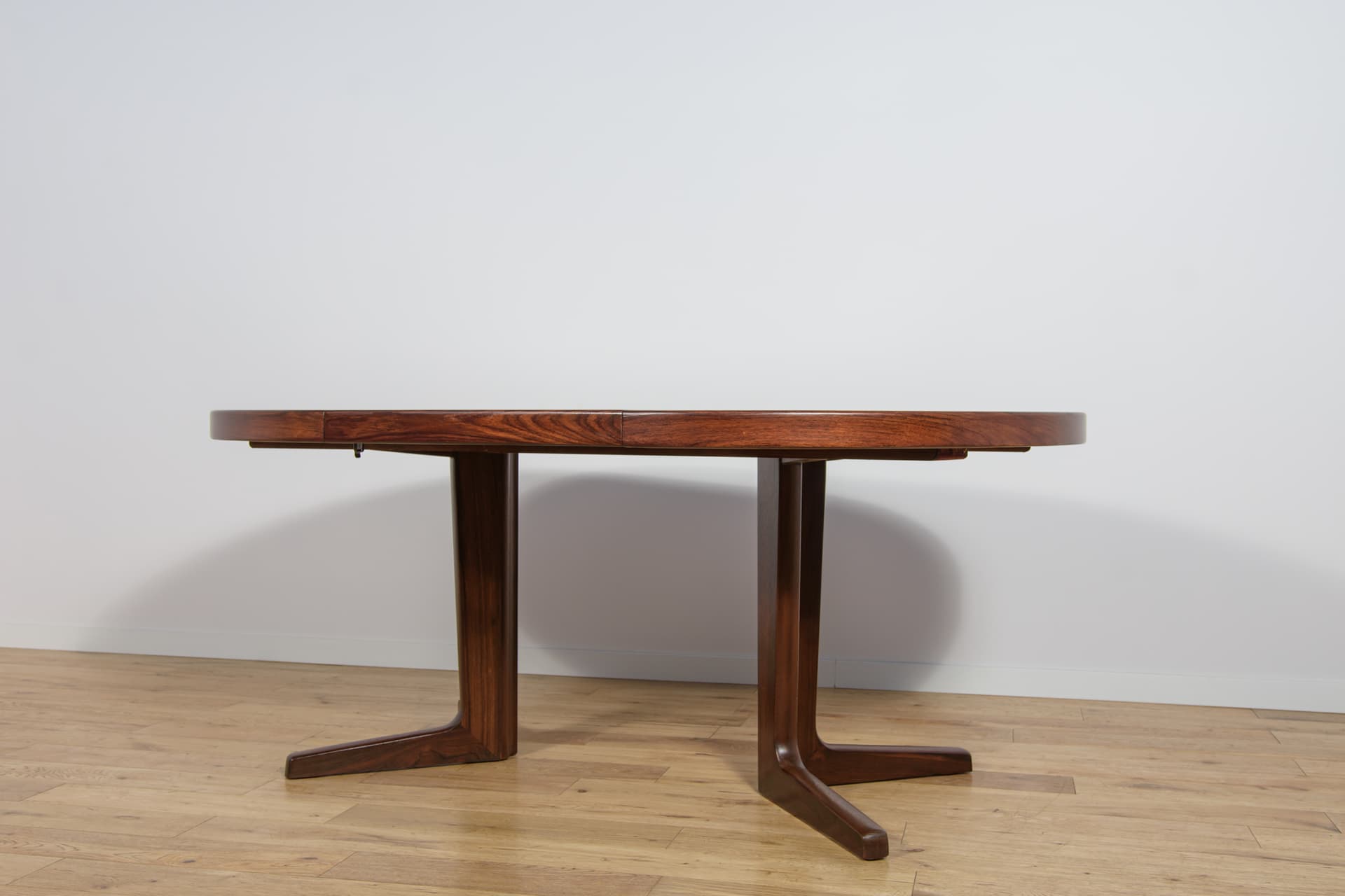 Dining Table, round extendable, brown rosewood, Denmark, 1960s. - 291694