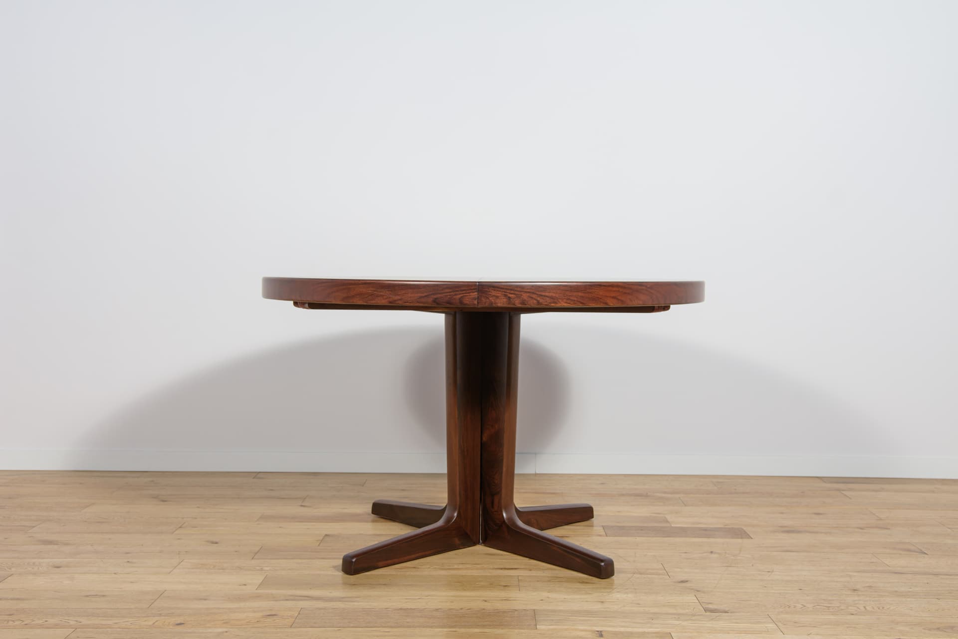 Dining Table, round extendable, brown rosewood, Denmark, 1960s. - 291687