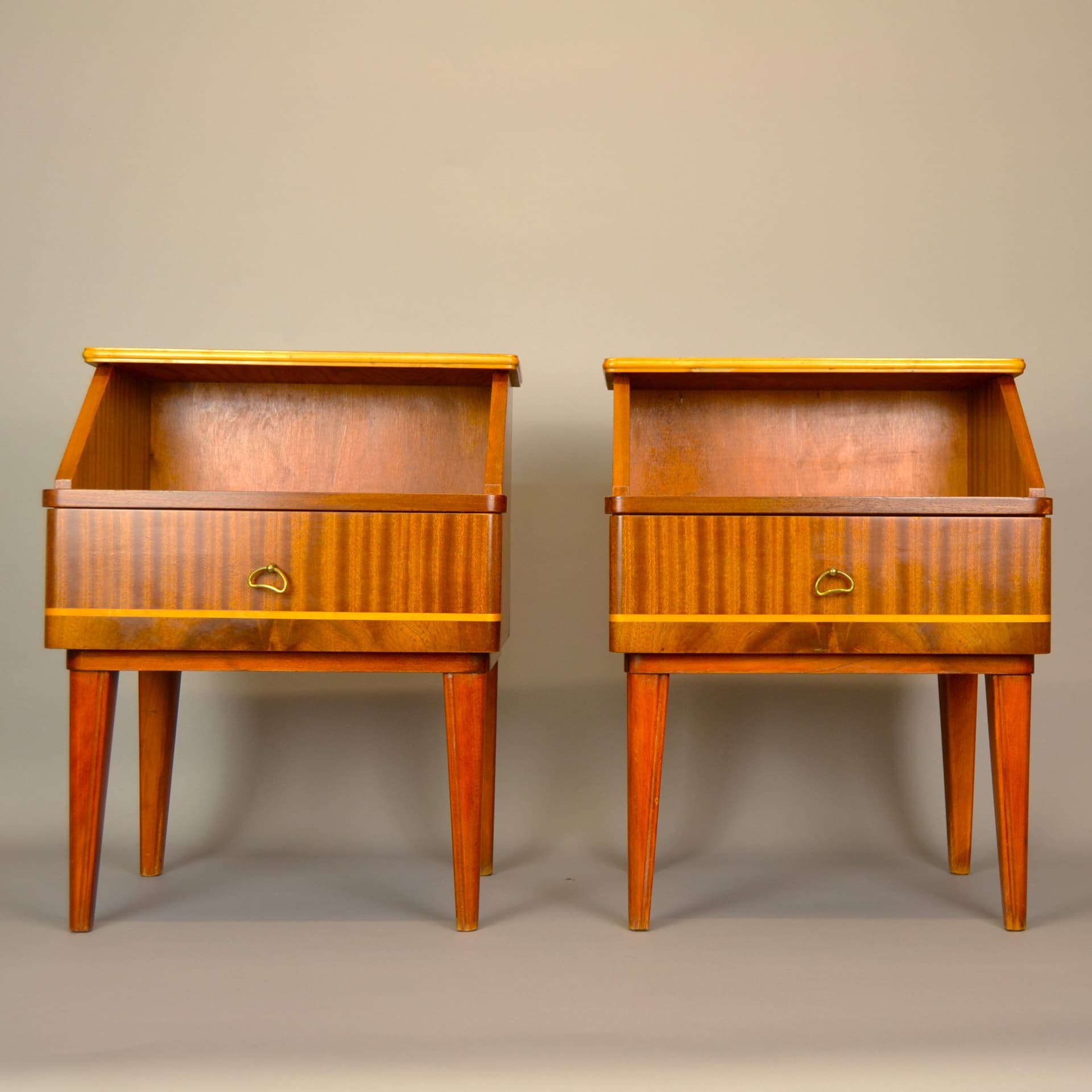 Pair of nightstands, brown plywood, Sweden, 1950s. - 79234