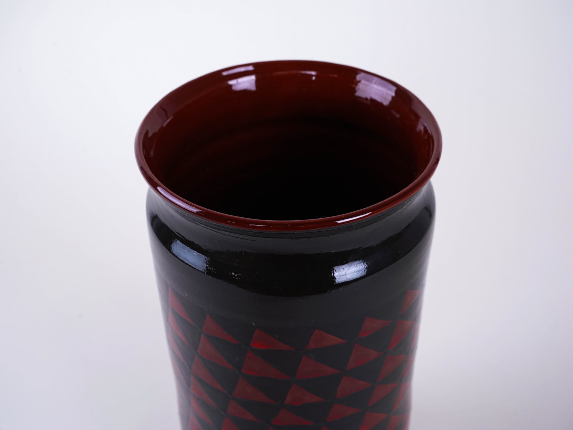 Wazon cylindryczny, czarny, ceramika czerwony, Niemcy, lata 60. - 291766