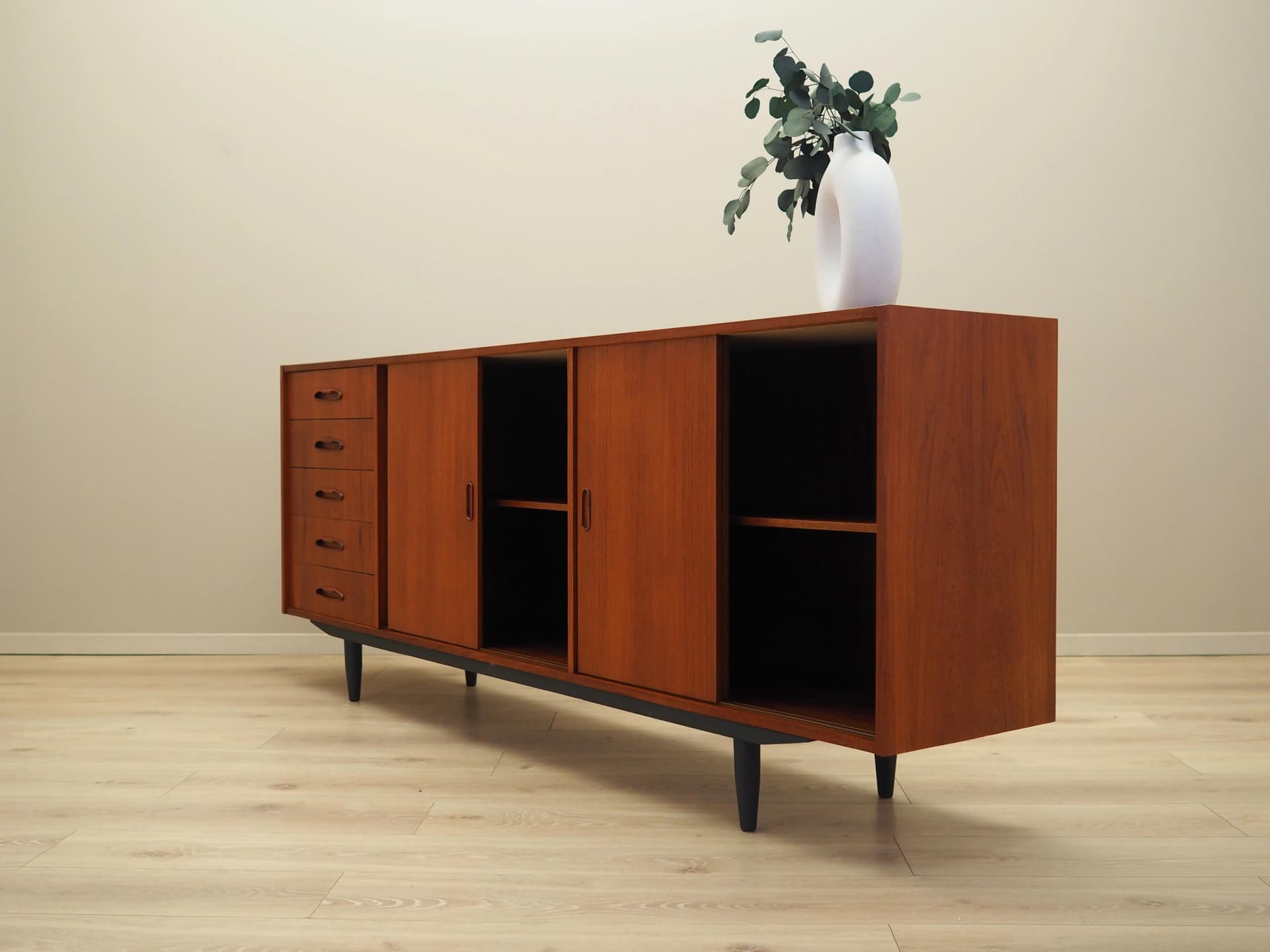 Sideboard, teak pomarańczowy, Dania, lata 70. - 21763