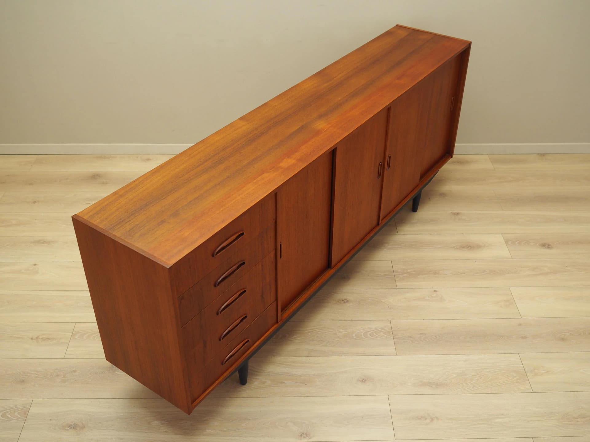Sideboard, teak pomarańczowy, Dania, lata 70. - 21766