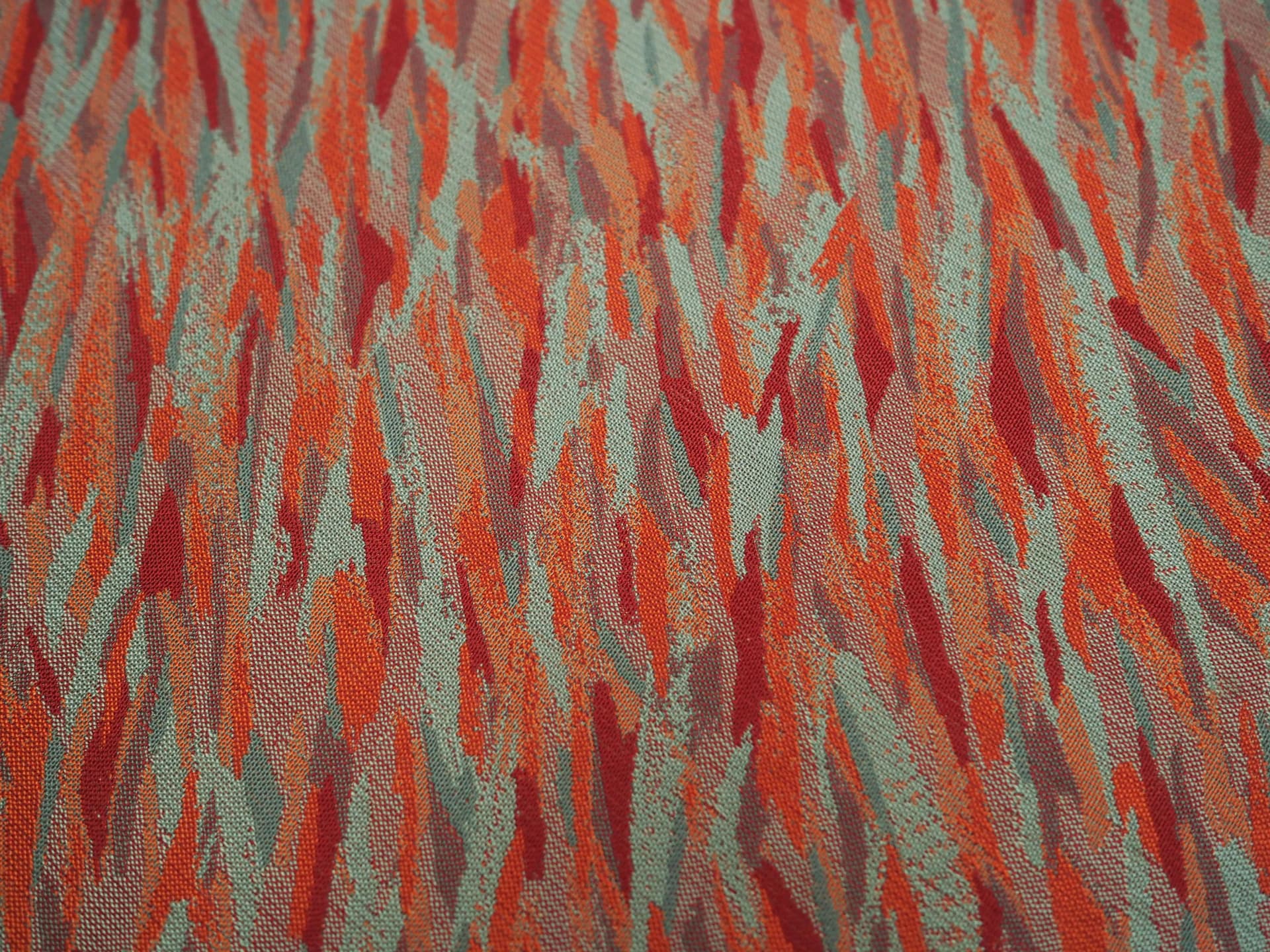 komplet czterech krzeseł postmodernistycznych, tapicerka multikolor, metal czarny, Włochy, lata 80. - 21754