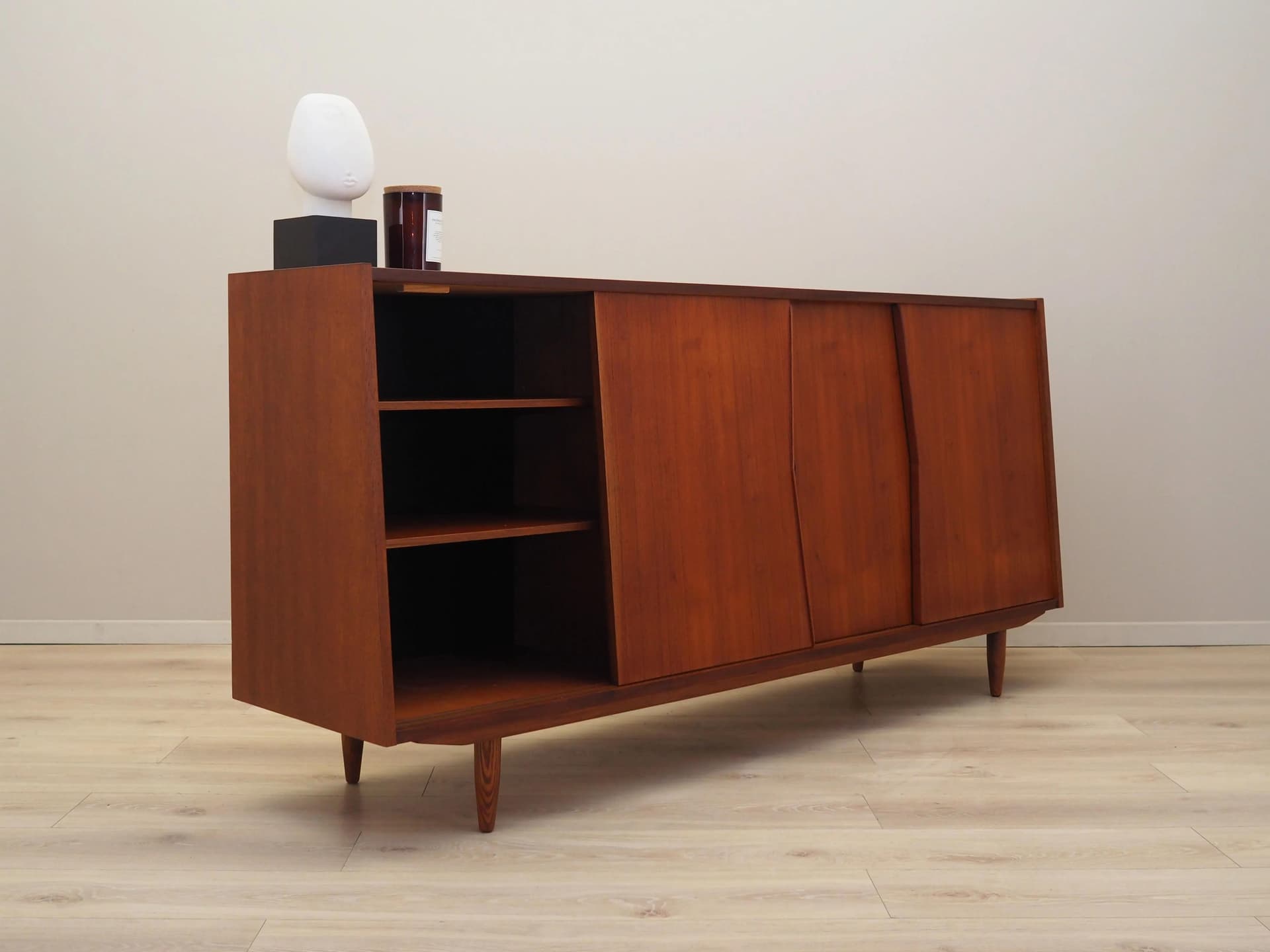 Sideboard, teak pomarańczowy, Dania, lata 70. - 21745