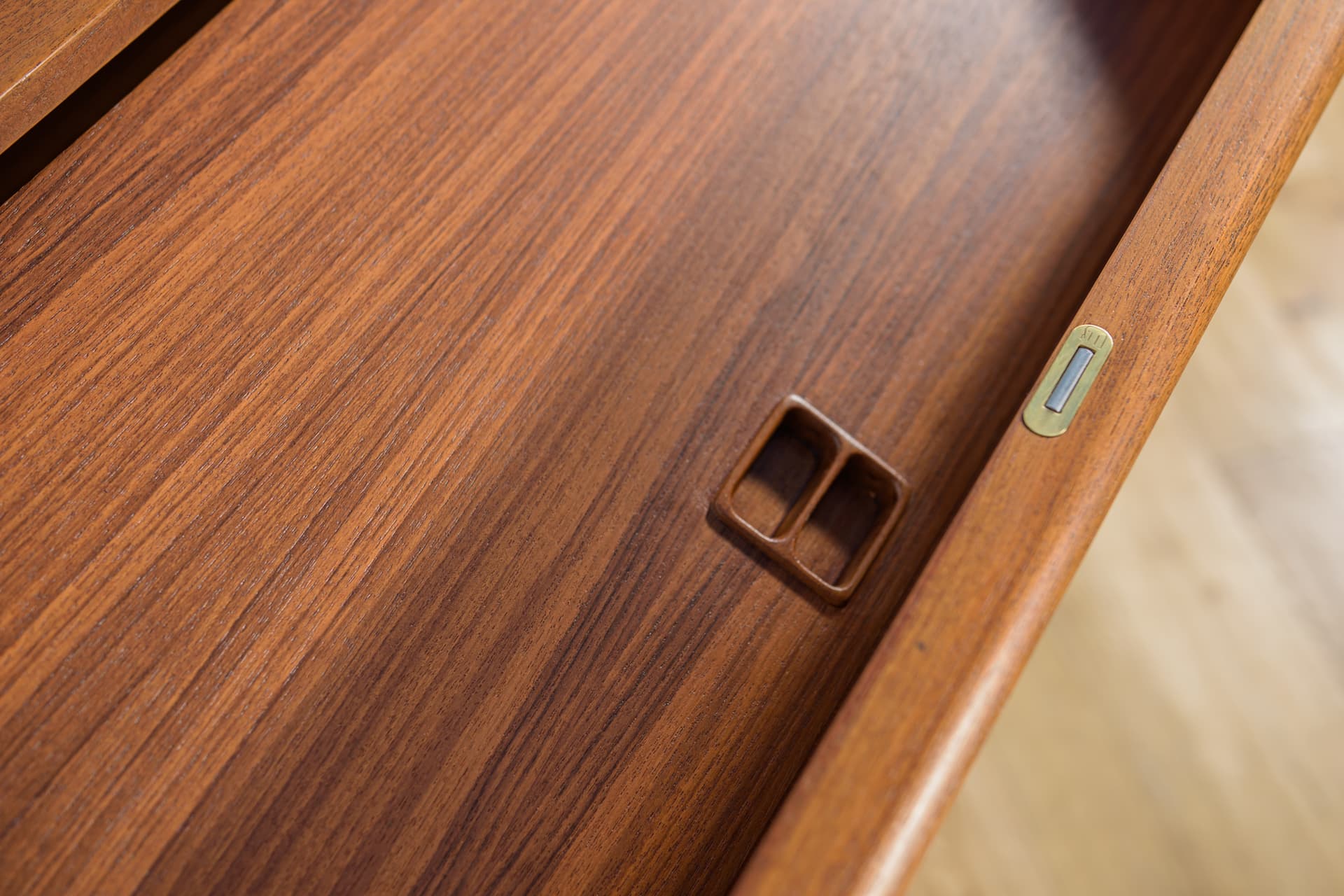 Komoda z toaletką, teak brązowy czerwony, Dania, lata 60. - 292154